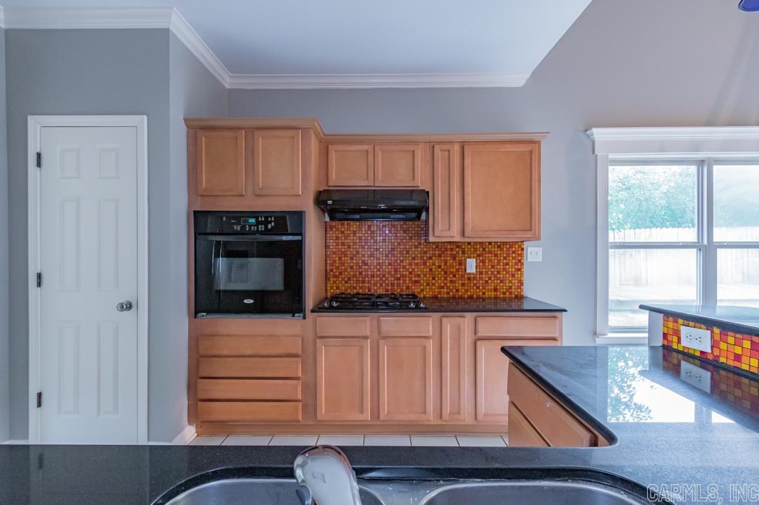 CAPITOL LAKES ESTATES - Residential
