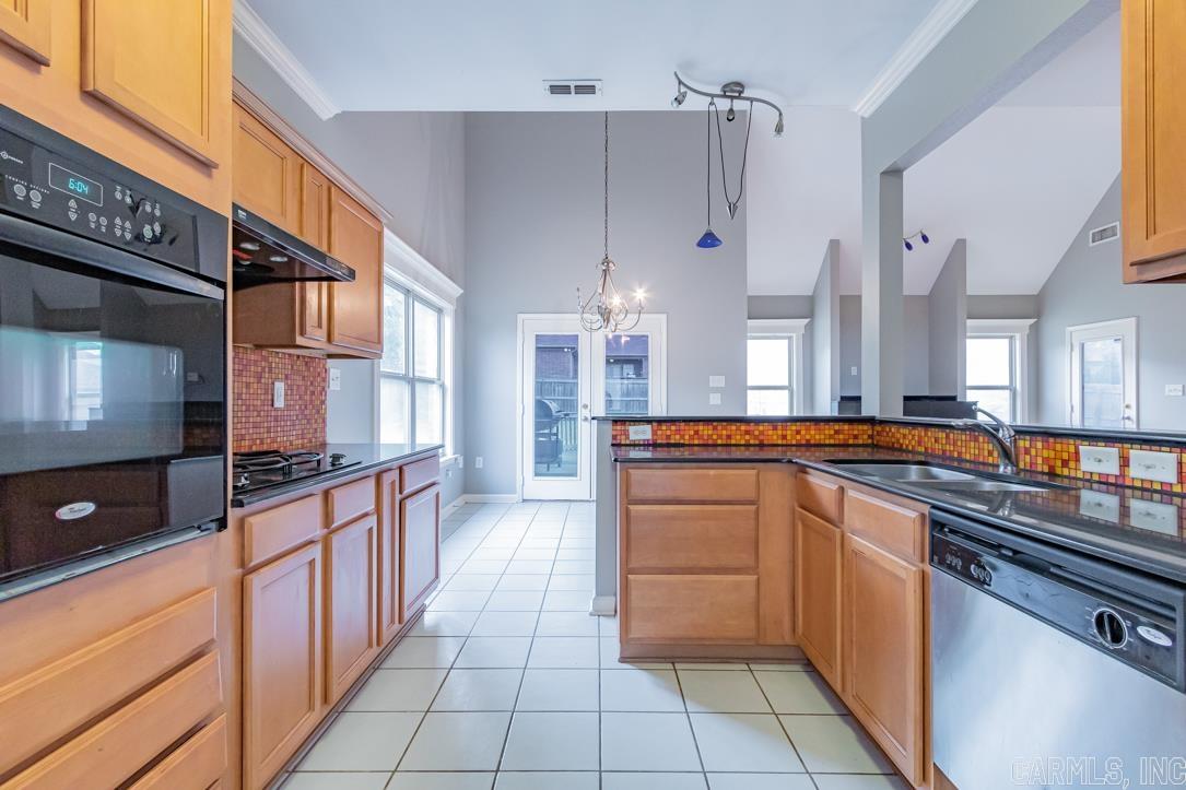 CAPITOL LAKES ESTATES - Residential