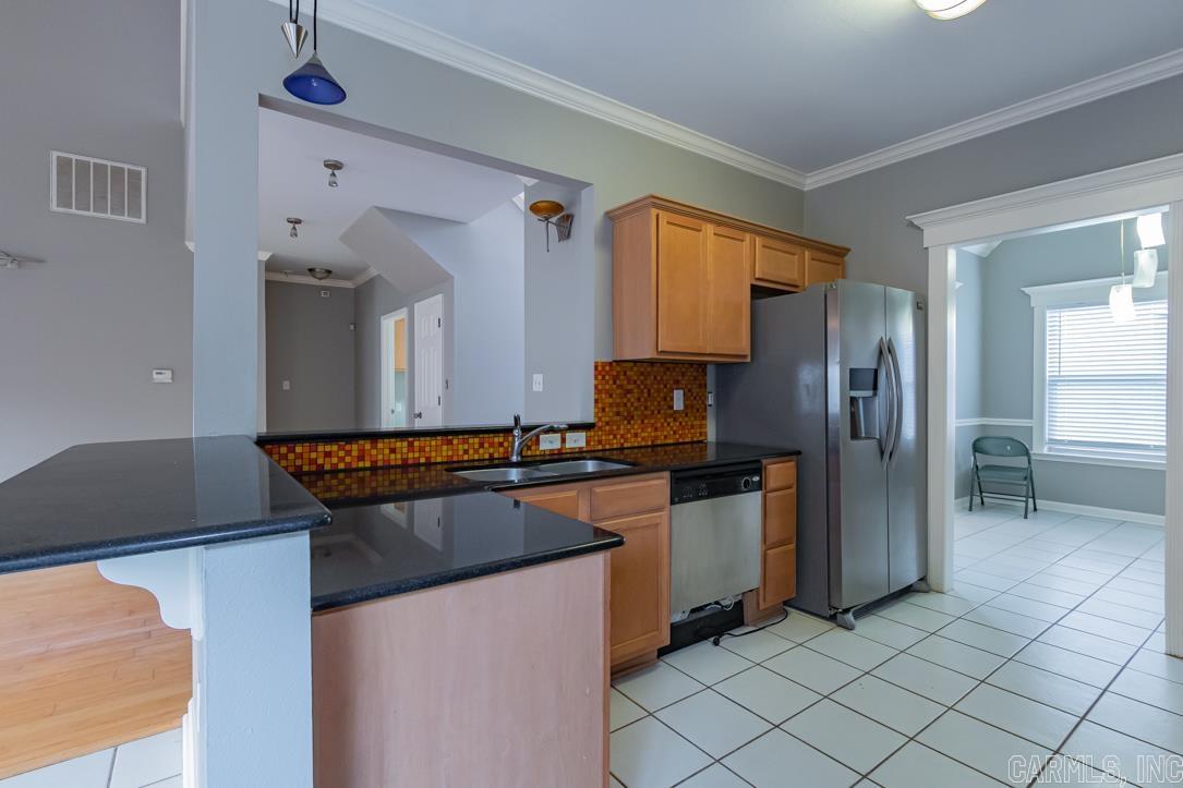 CAPITOL LAKES ESTATES - Residential