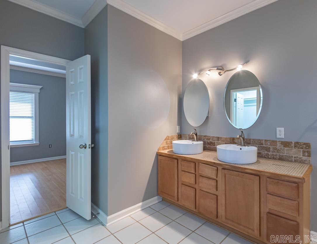 CAPITOL LAKES ESTATES - Residential