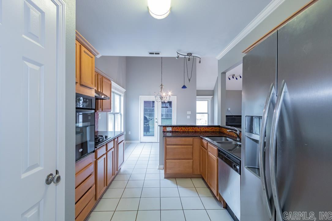 CAPITOL LAKES ESTATES - Residential