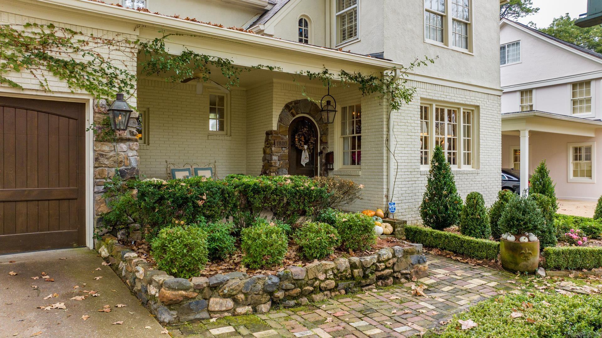 SHADOWLAWN - Residential