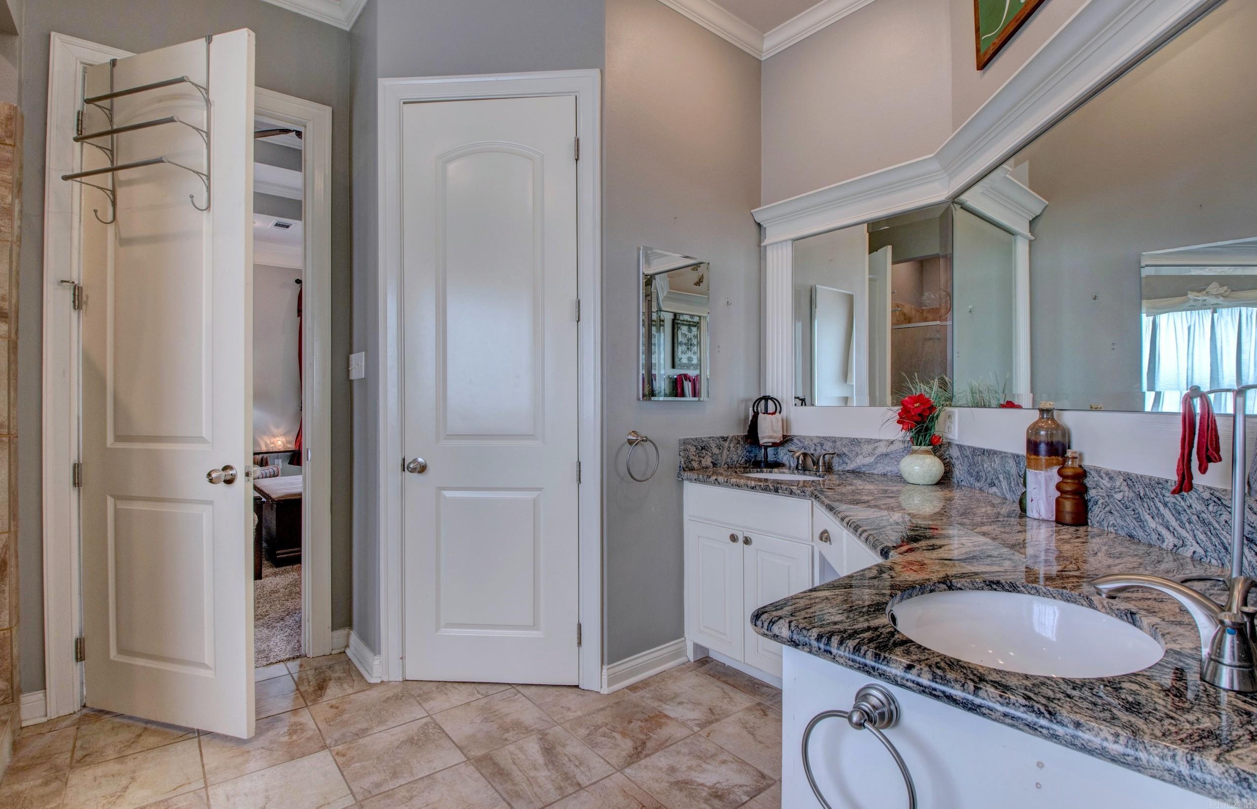 MILLERS CROSSING - Residential