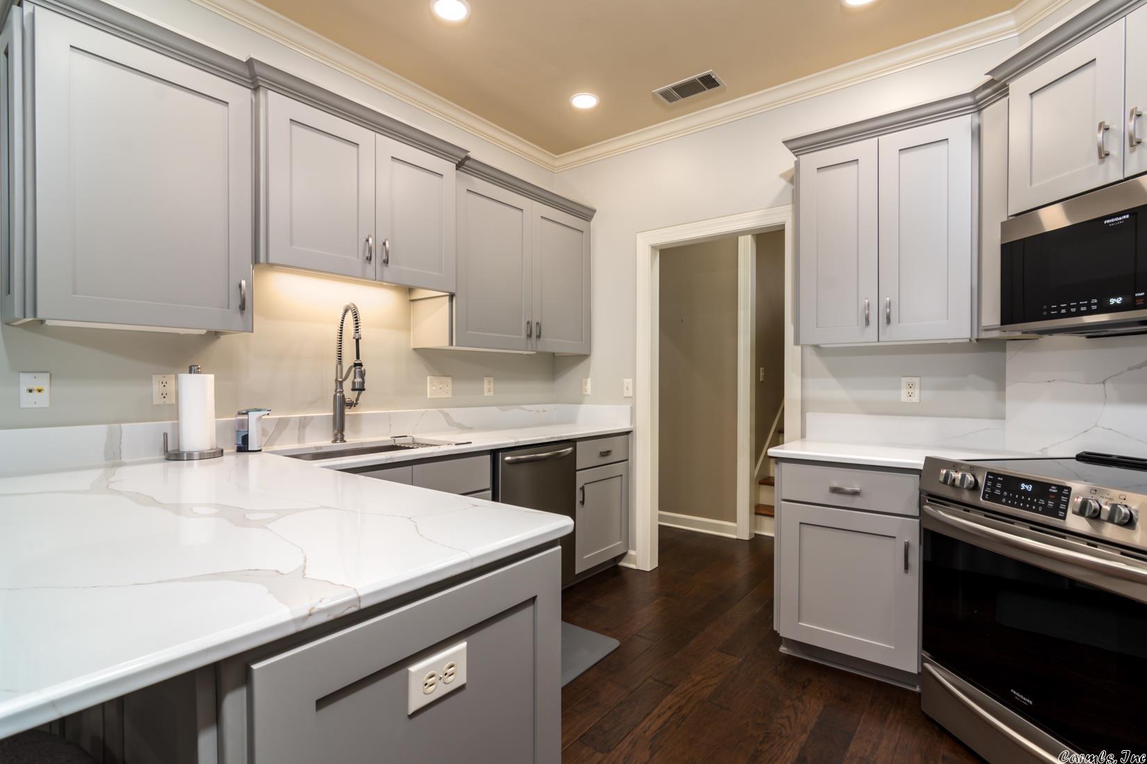 CHENAL VALLEY DUQUESNE COMMUNITY - Residential