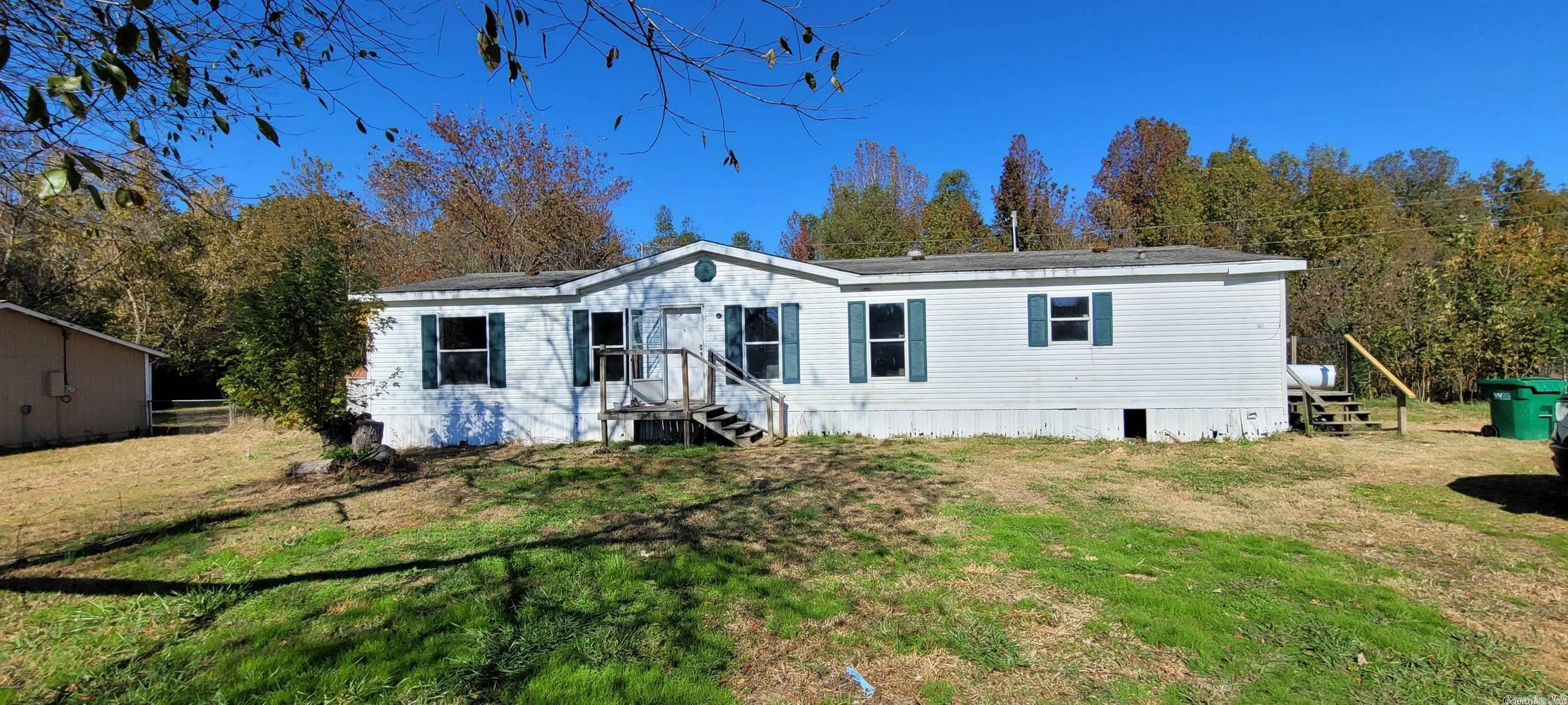 LOOKING FOR A GREAT FAMILY HOME TO RENT? COME TAKE A LOOK AT THIS ONE IT HAS HAD SOME UPDATES. THIS HOME IS ON A QUIET STREET WITH ROOM FOR THE KIDS TO PLAY. CALL TODAY TO SET UP YOUR PRIVATE TOUR.