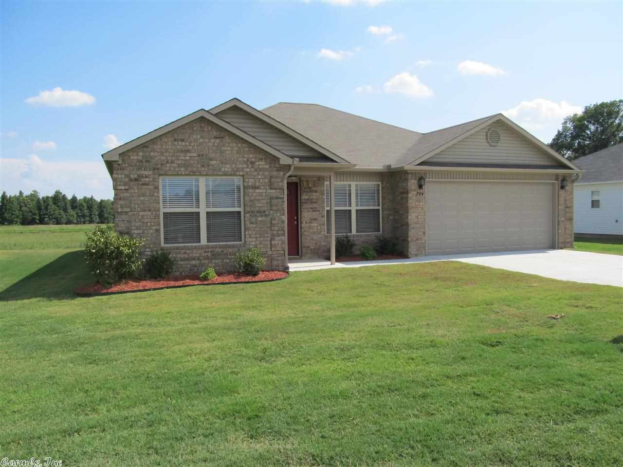 Ceramic Tile Flooring, Carpet in all bedrooms, Crown Molding Package, Double Pain Windows, Gas Furnace, Gas Range, Stainless Refrigerator, Stand up Shower, Custom Mini Blinds, Garage Door Keypad Entry, Garage Door Insulation, Whirlpool Appliances and for more information, contact Doris Pabst.