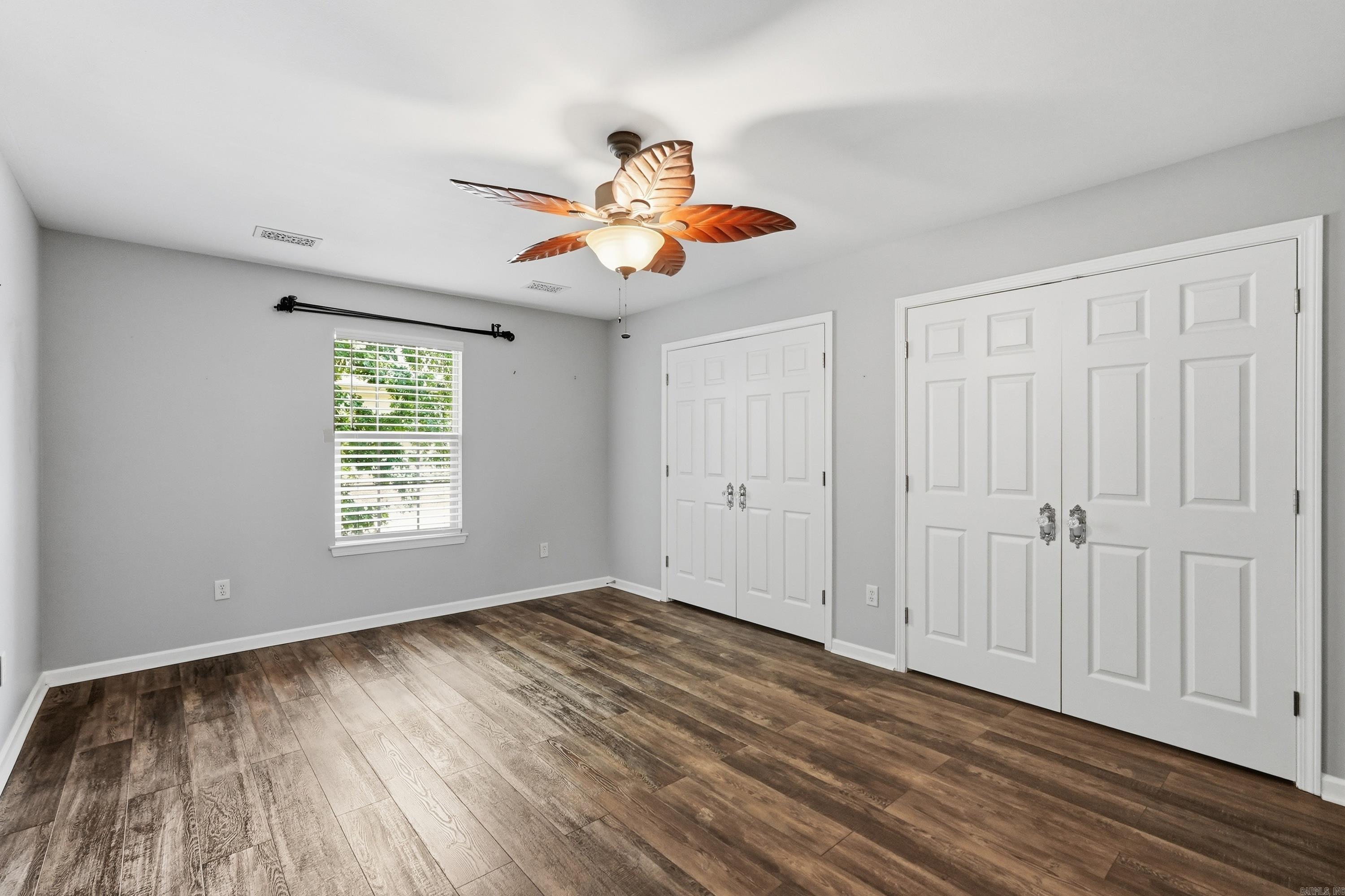 RIVER OAKS - Residential