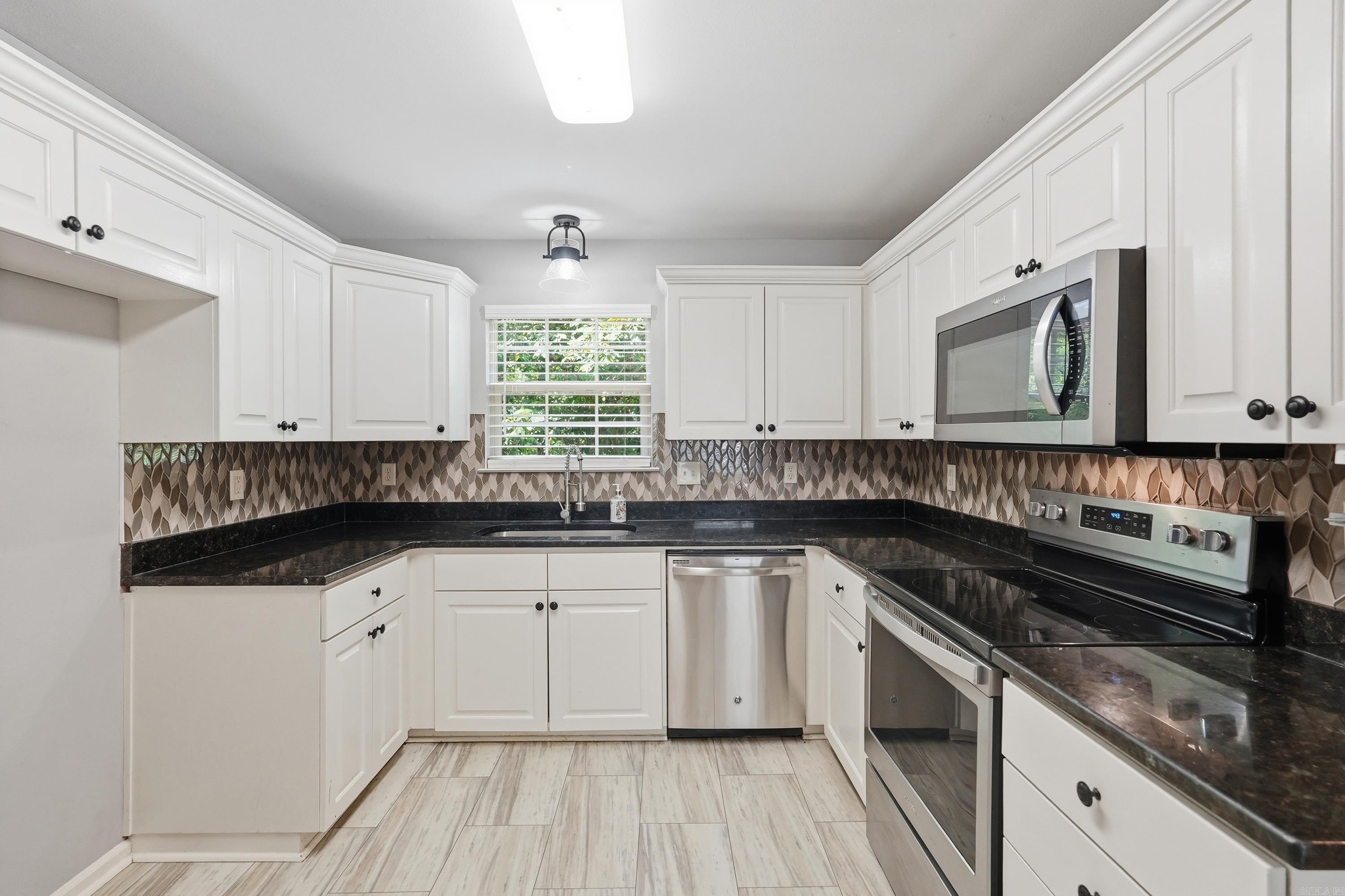 RIVER OAKS - Residential