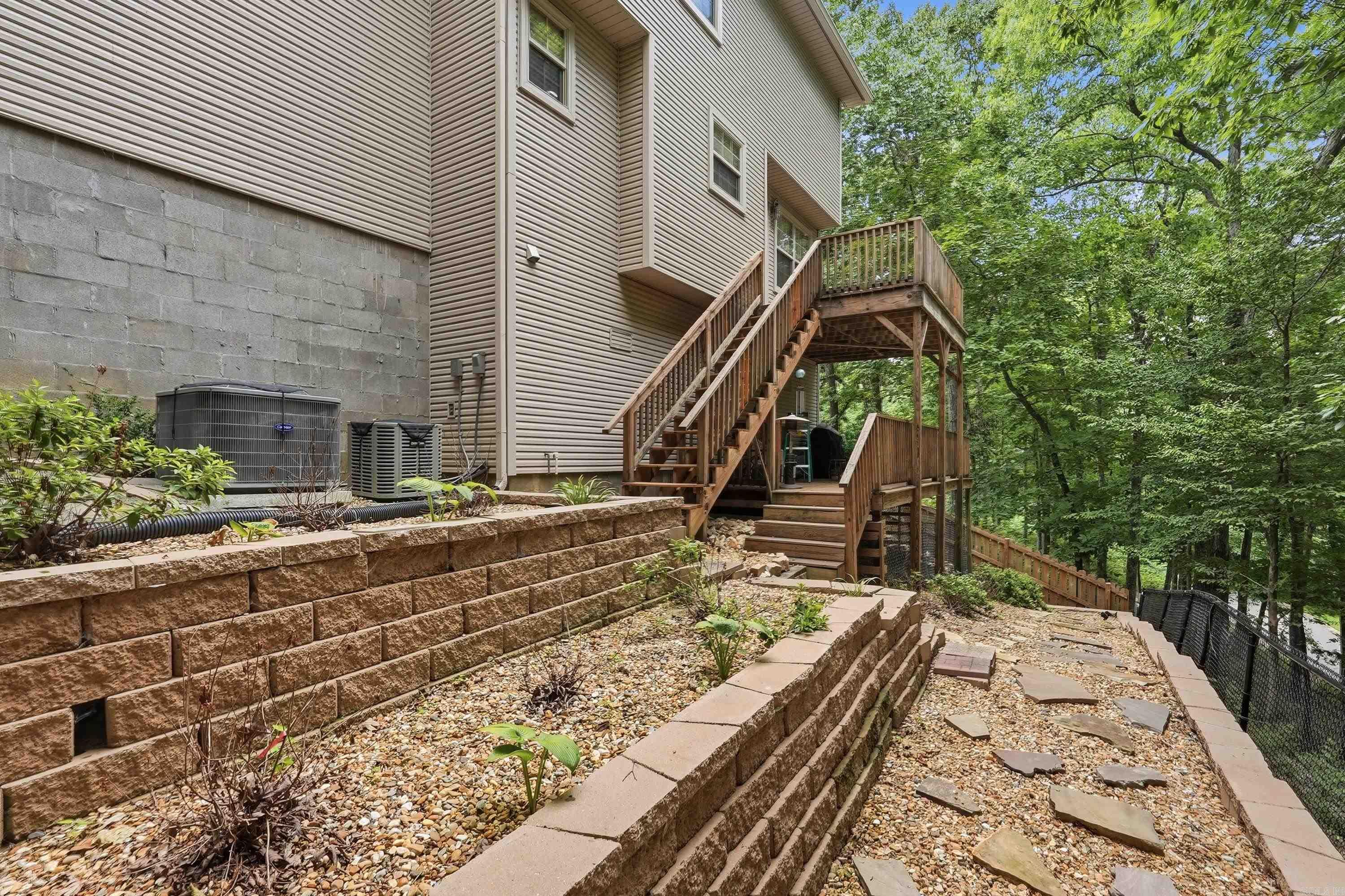 RIVER OAKS - Residential