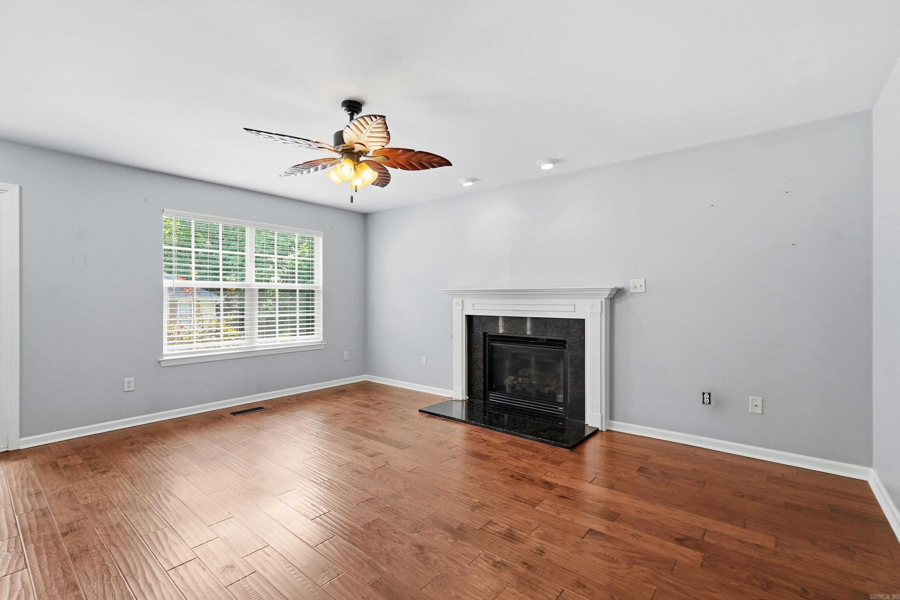 RIVER OAKS - Residential