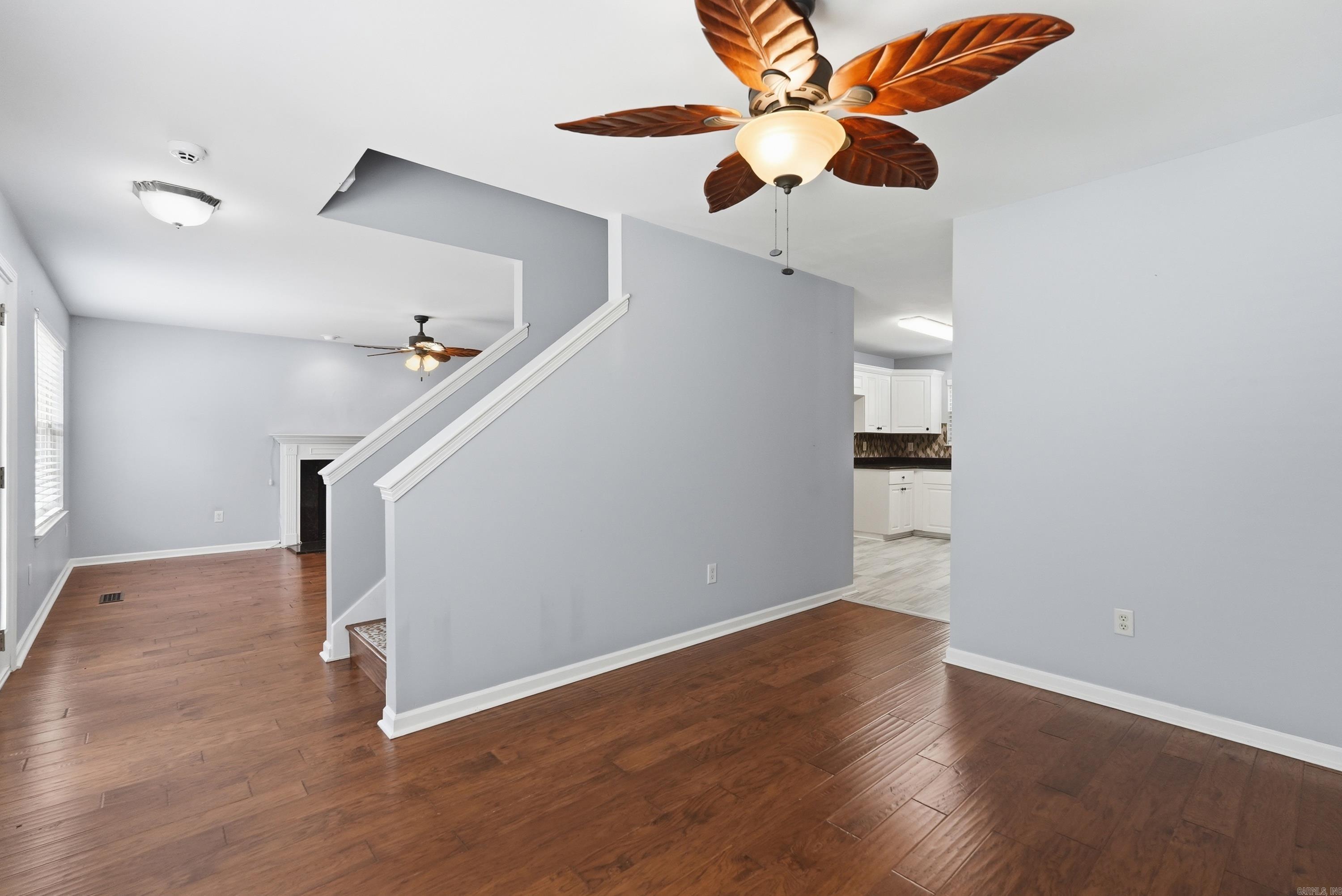 RIVER OAKS - Residential