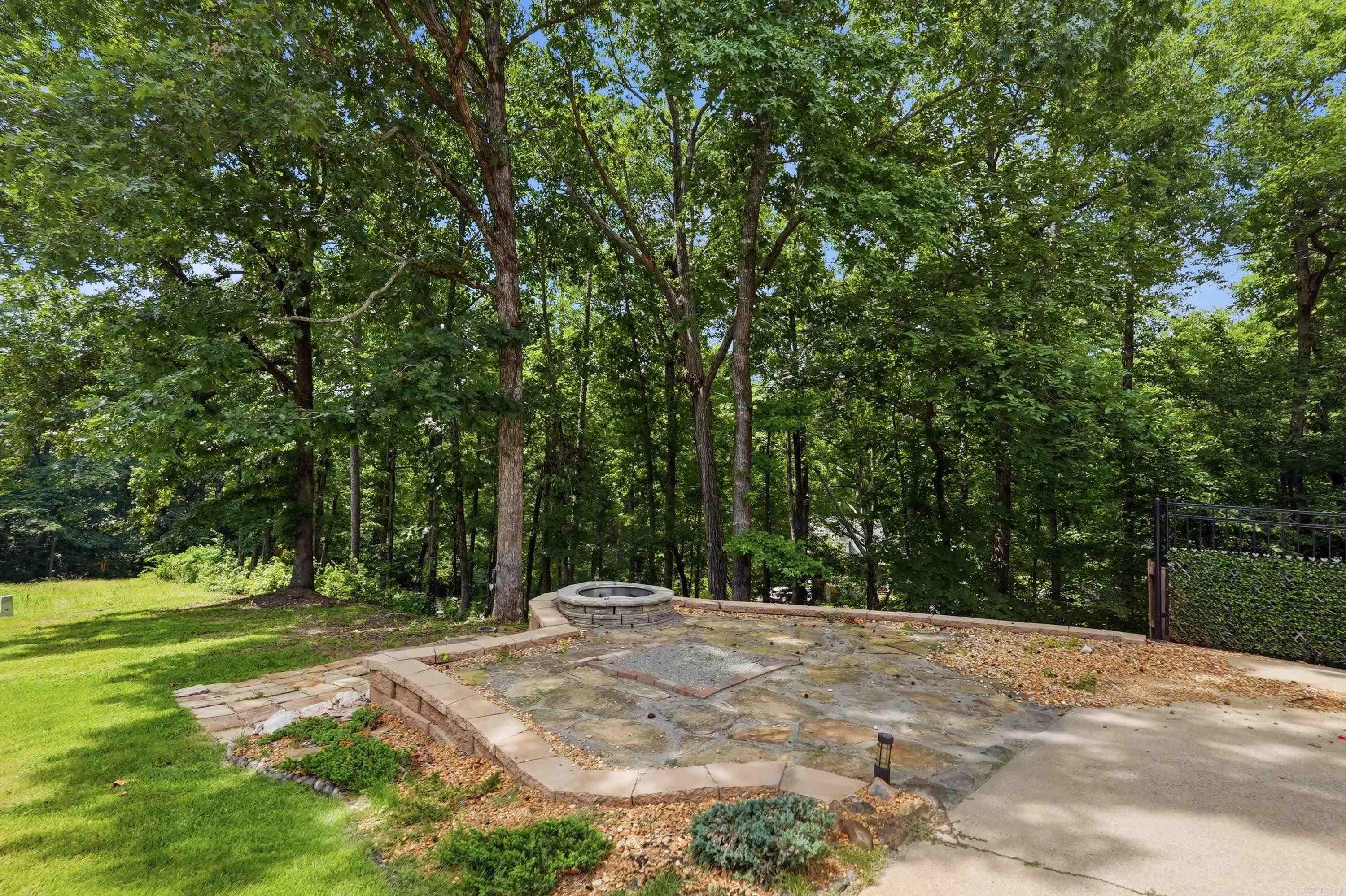 RIVER OAKS - Residential