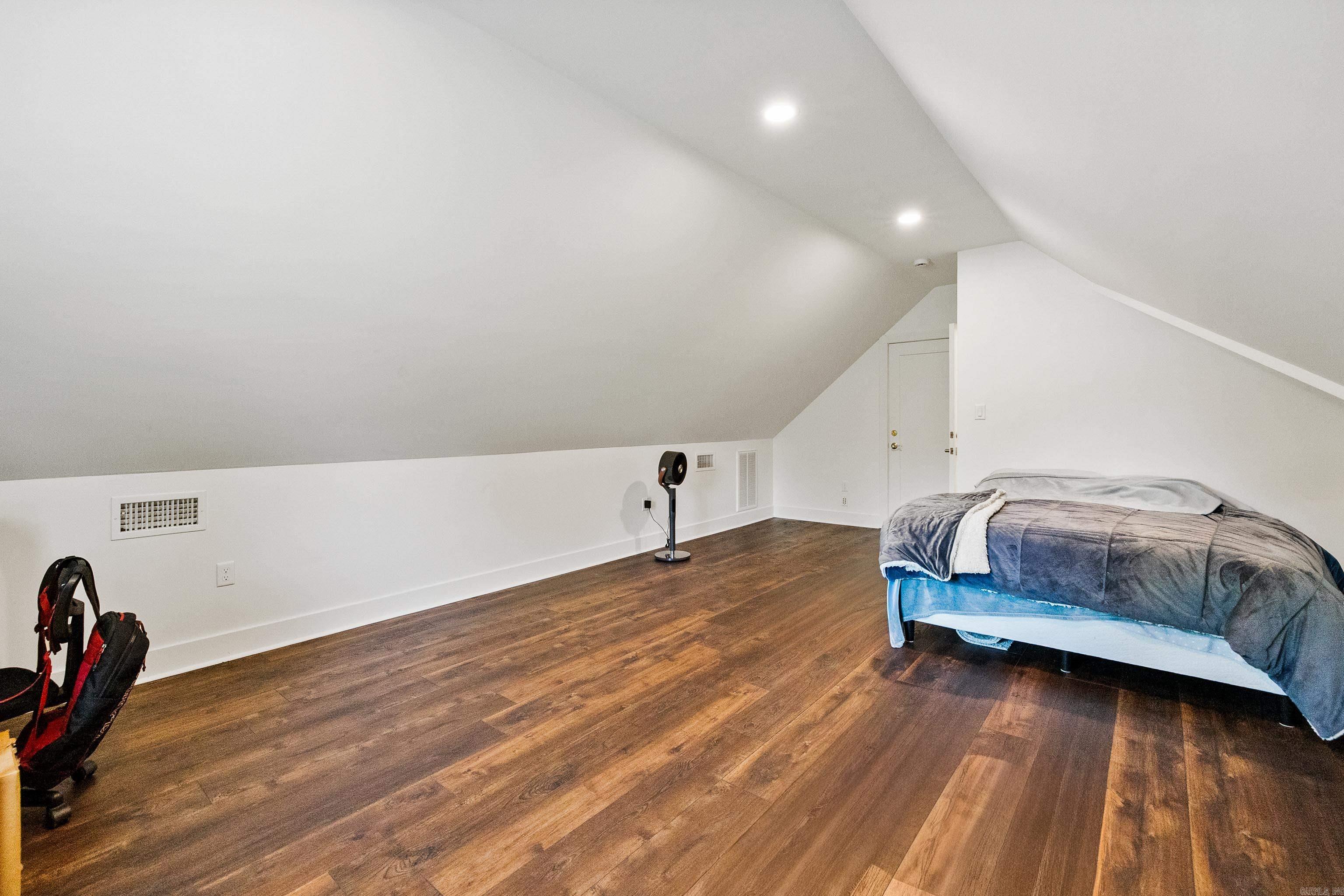 ST THOMAS ADDN - Residential
