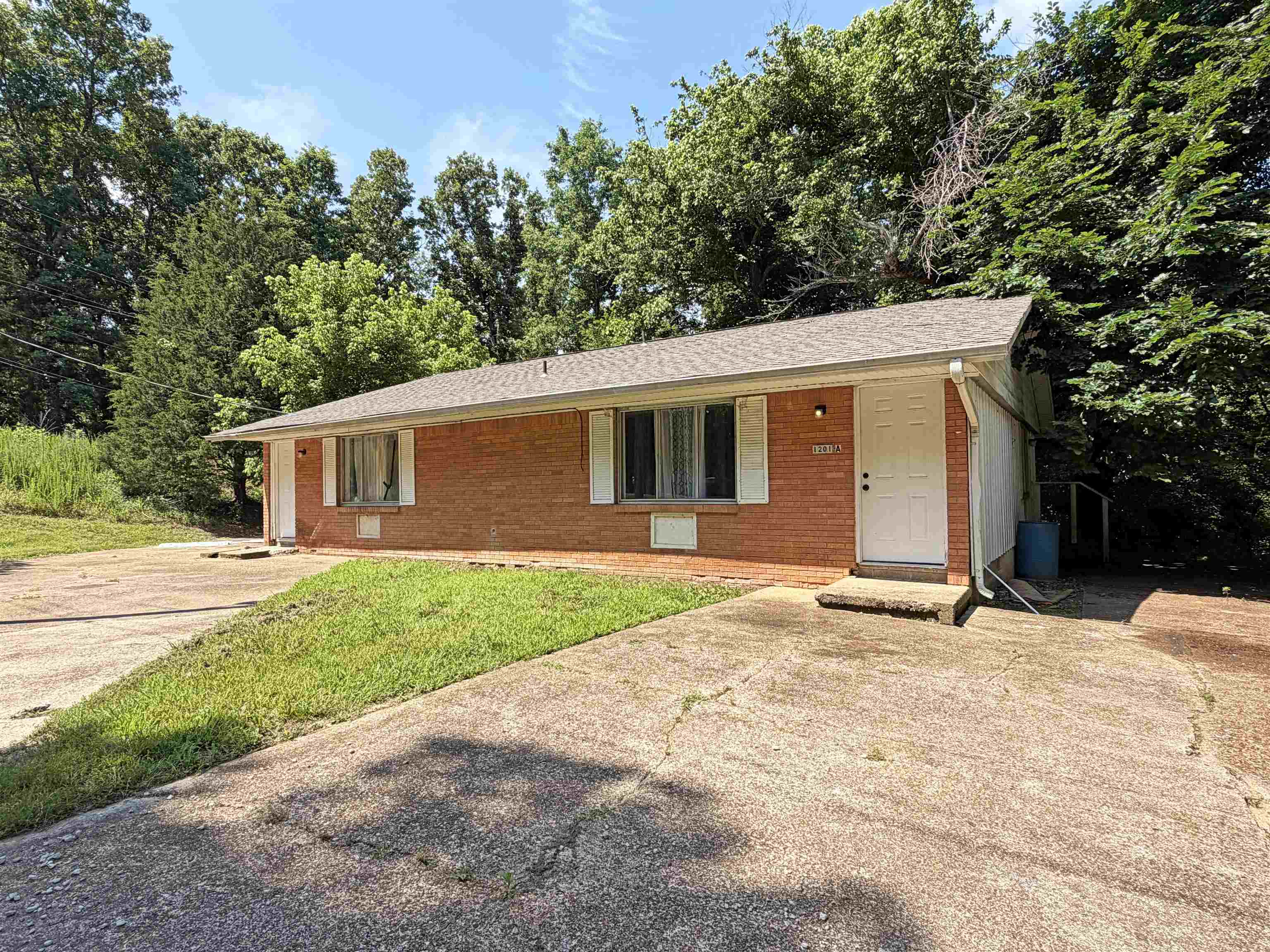 PIONEER PARK - Residential