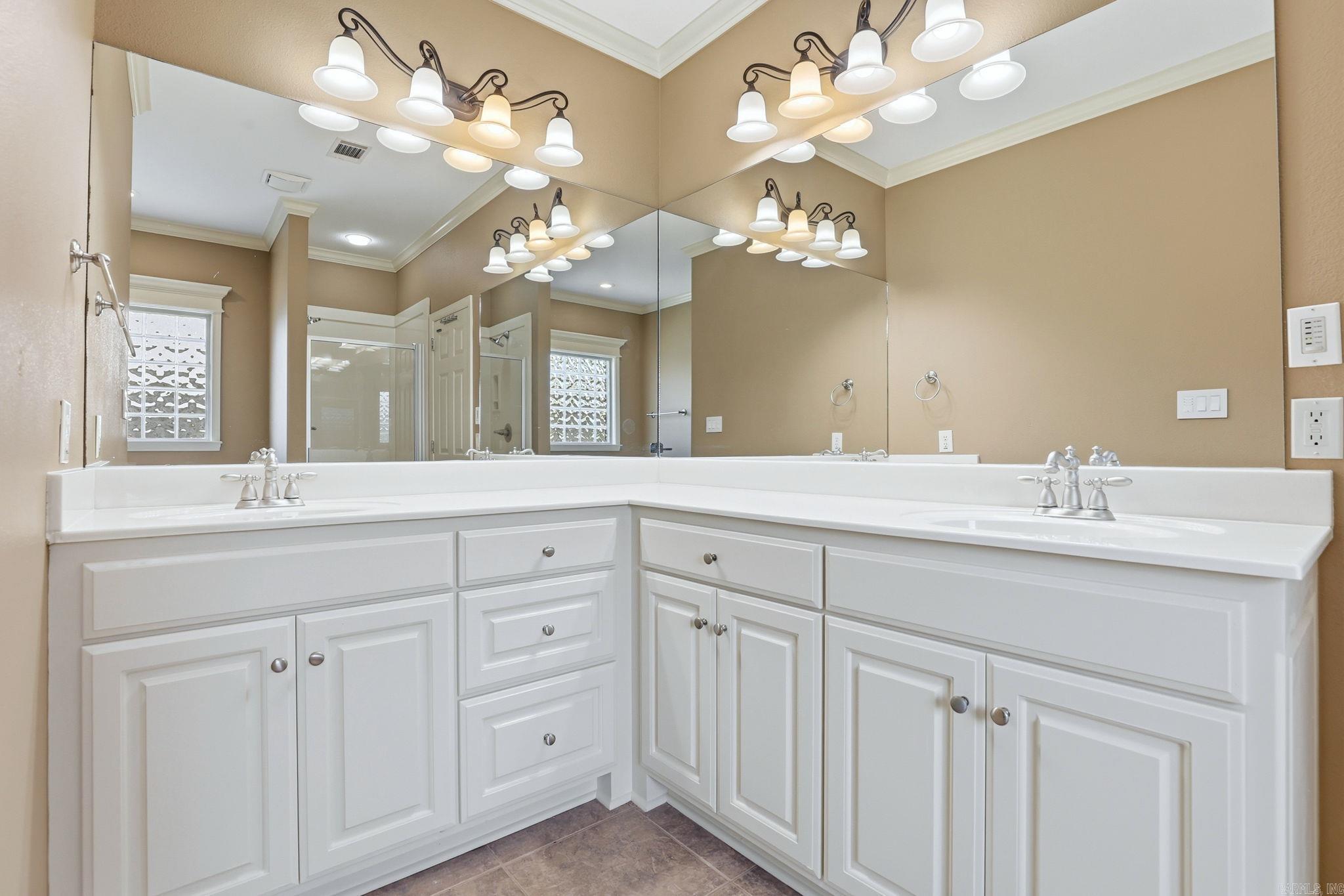 CAPITOL LAKES ESTATES - Residential