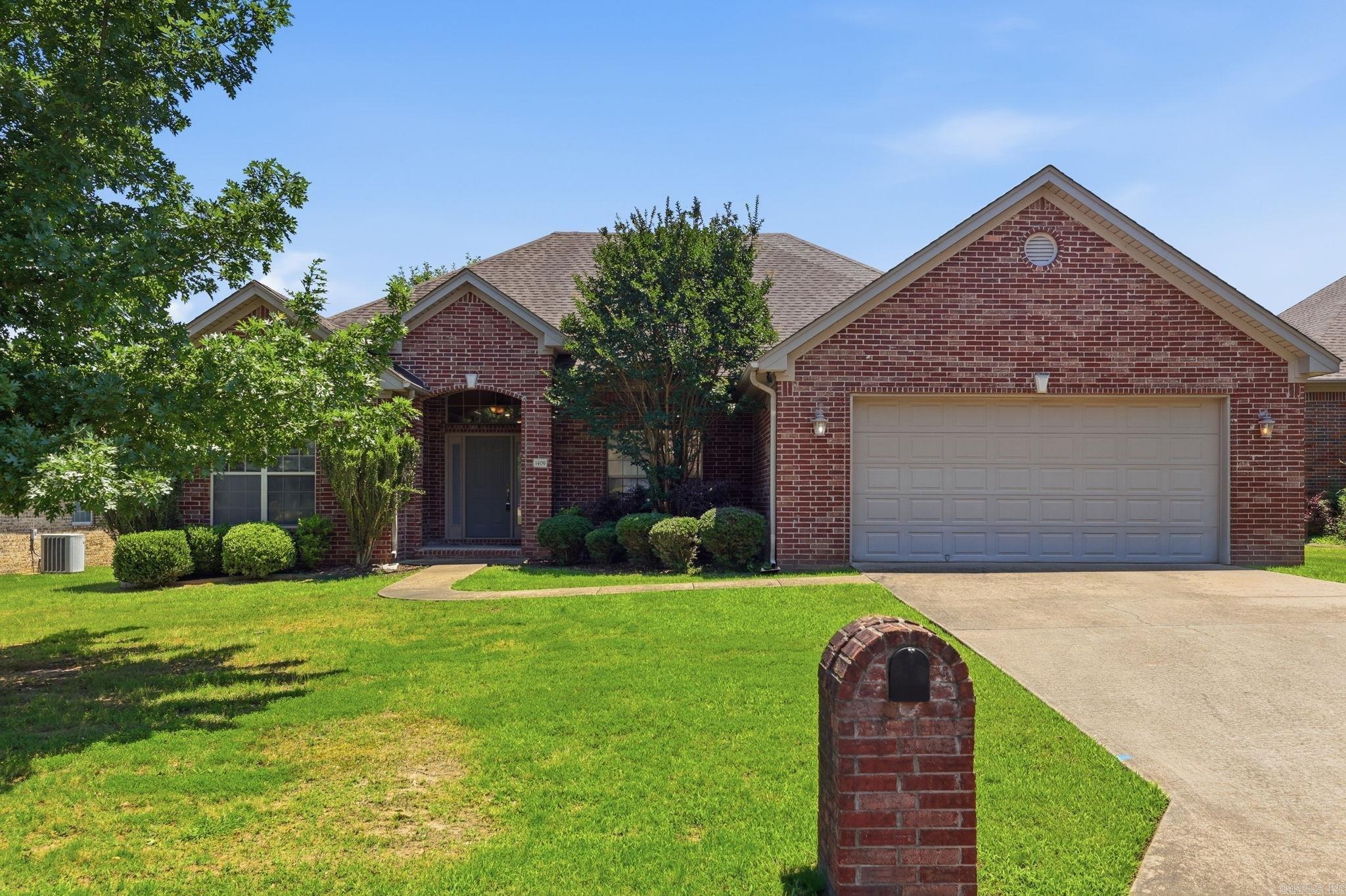 CAPITOL LAKES ESTATES - Residential