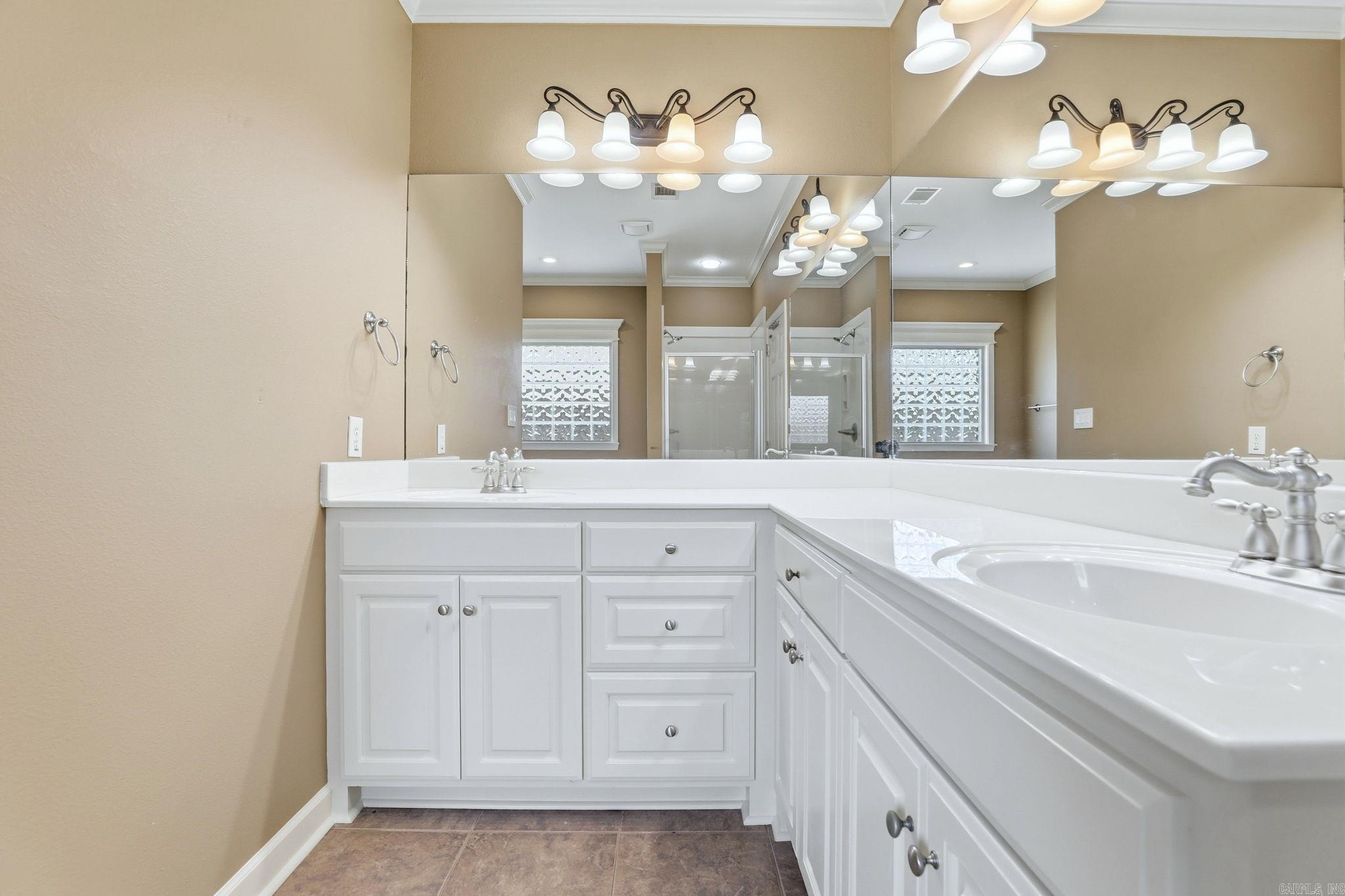 CAPITOL LAKES ESTATES - Residential