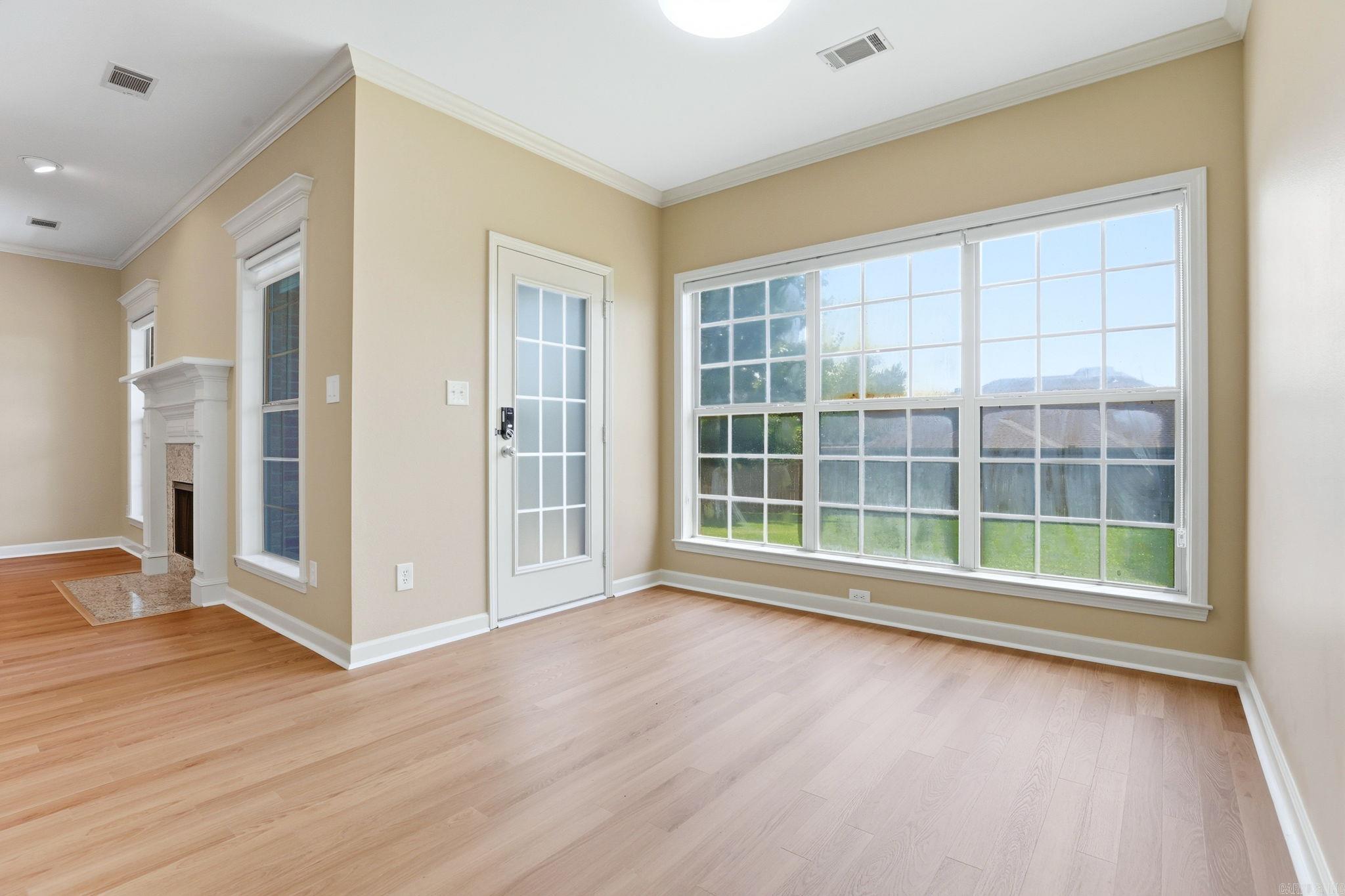 CAPITOL LAKES ESTATES - Residential