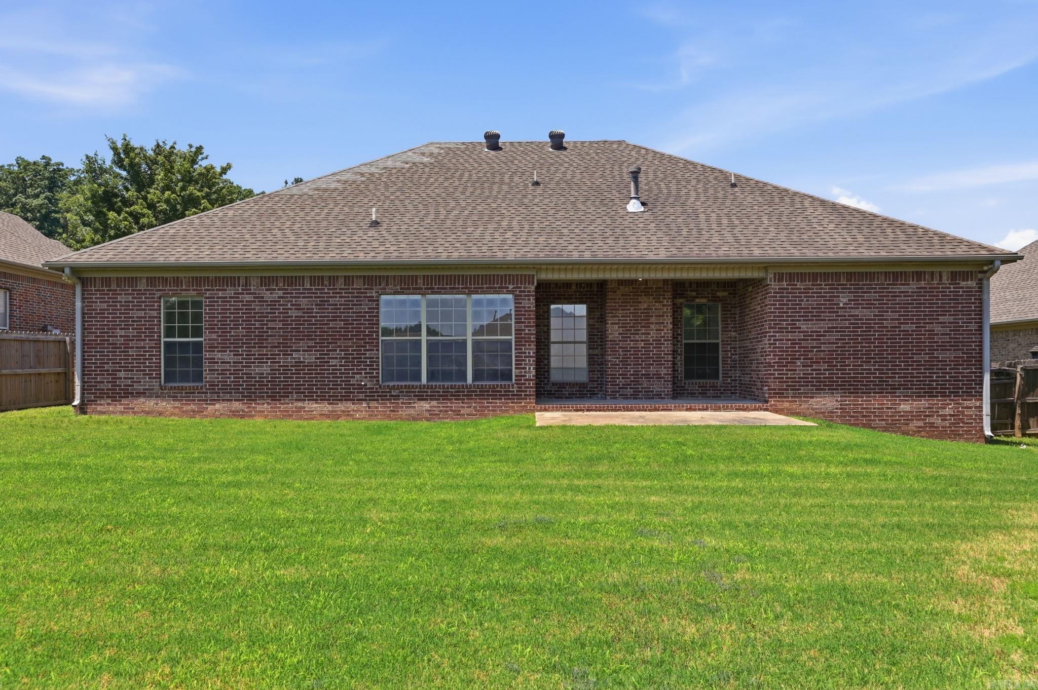 CAPITOL LAKES ESTATES - Residential