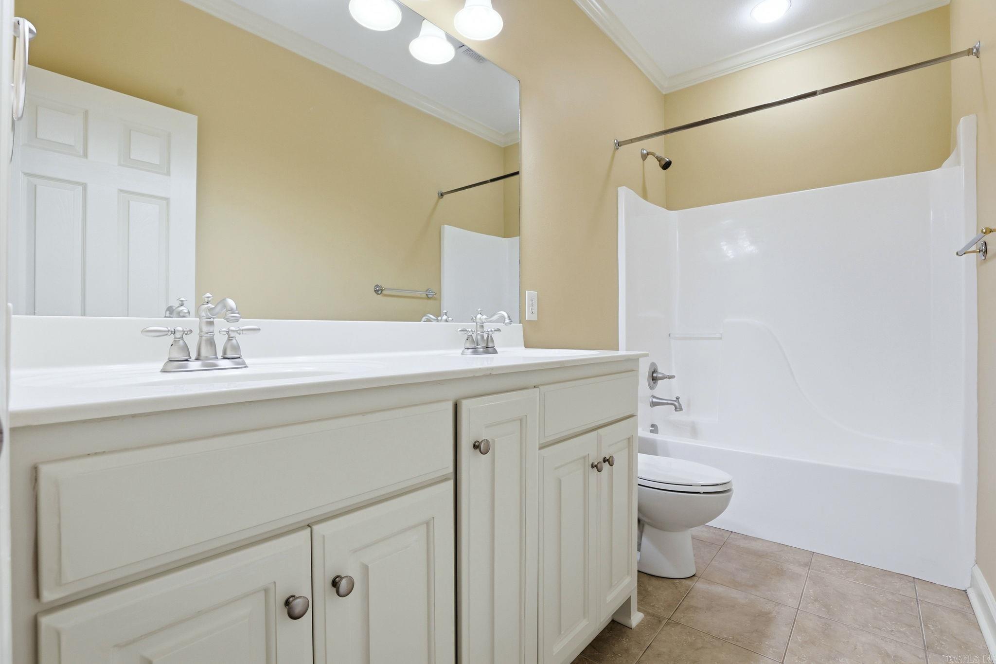 CAPITOL LAKES ESTATES - Residential