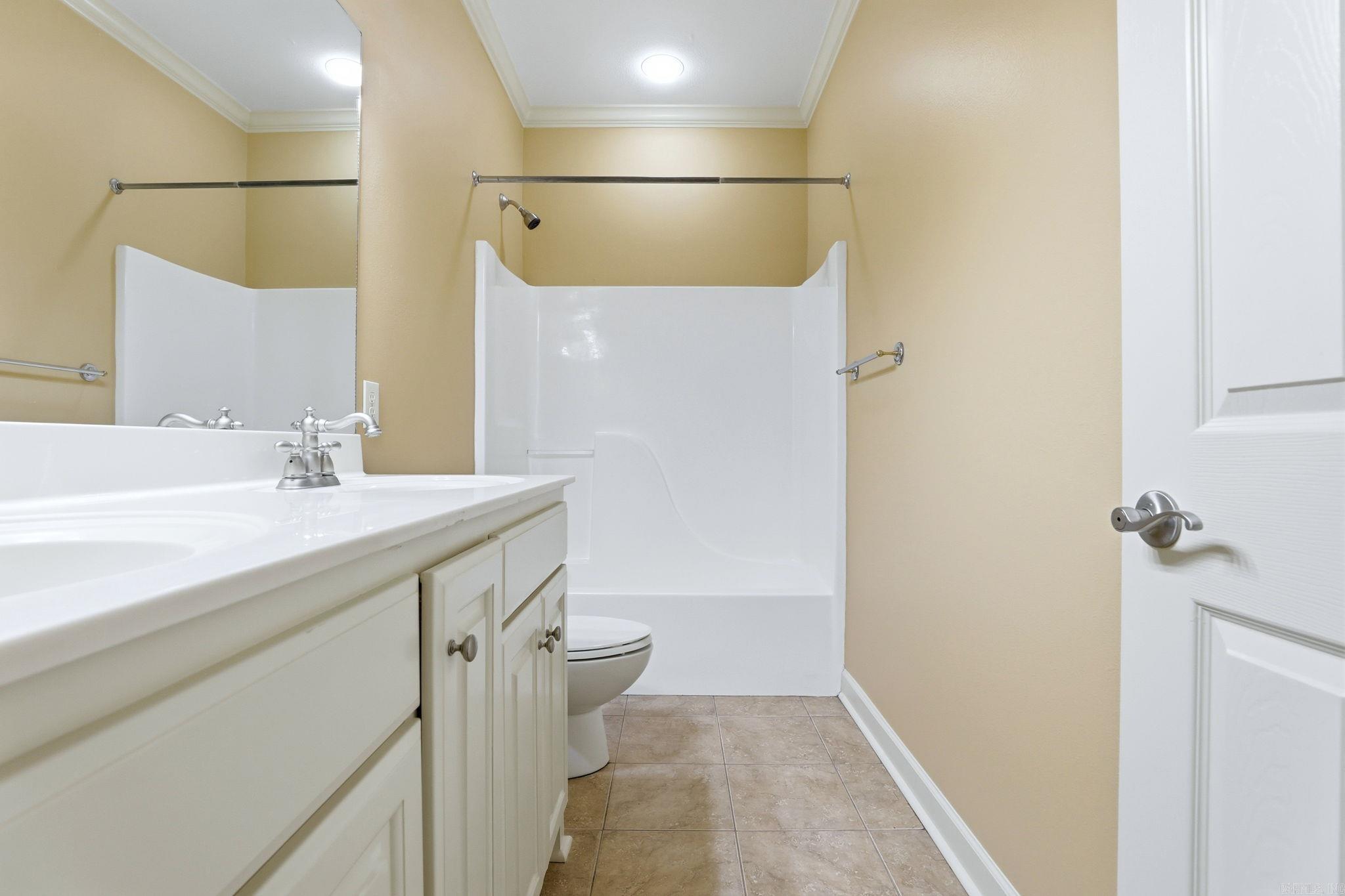 CAPITOL LAKES ESTATES - Residential