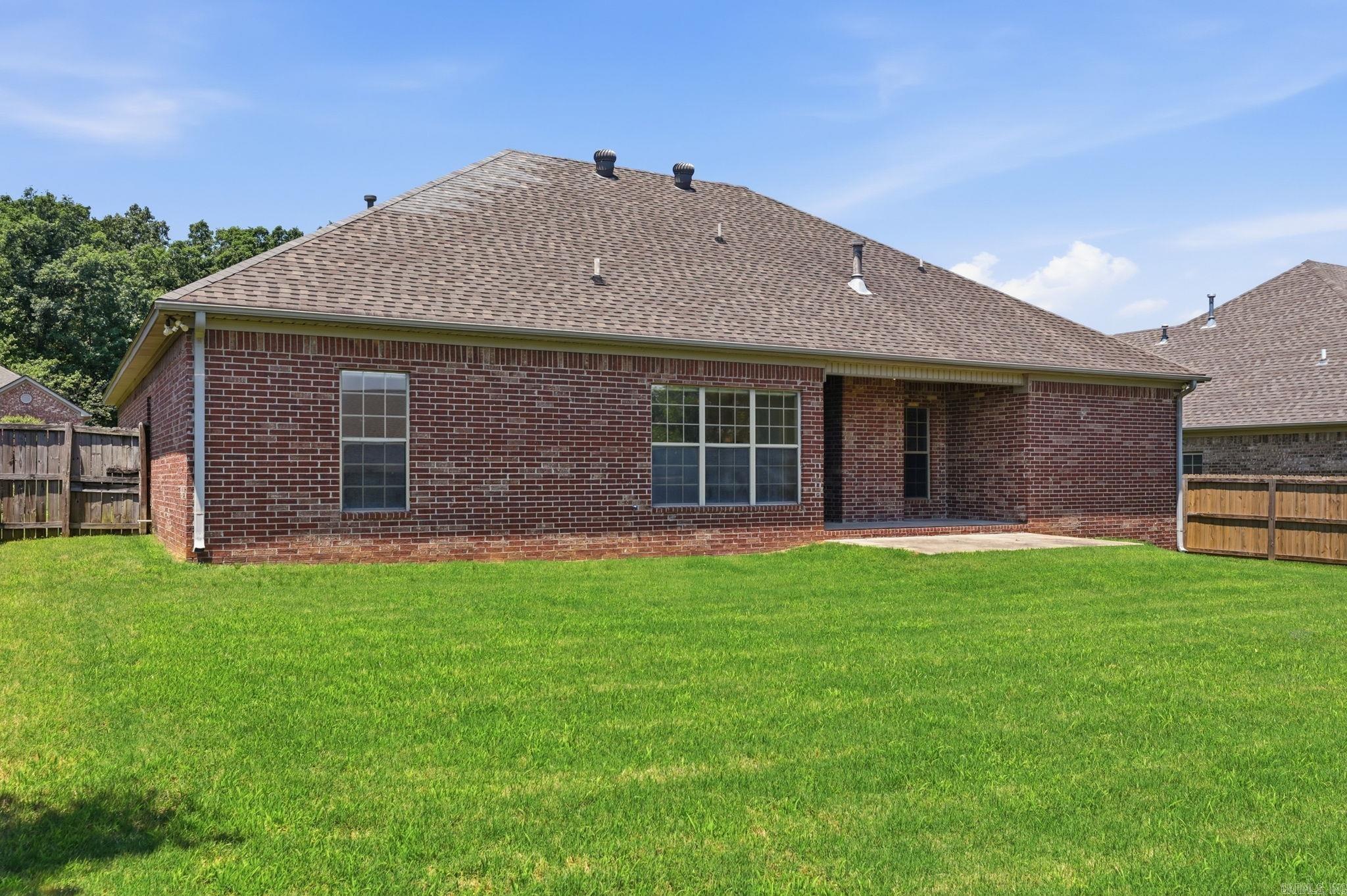 CAPITOL LAKES ESTATES - Residential