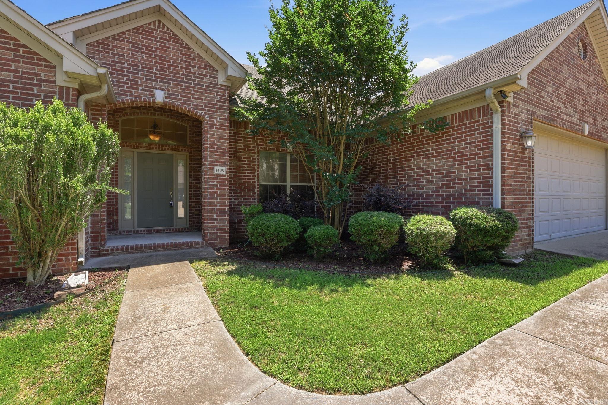 CAPITOL LAKES ESTATES - Residential