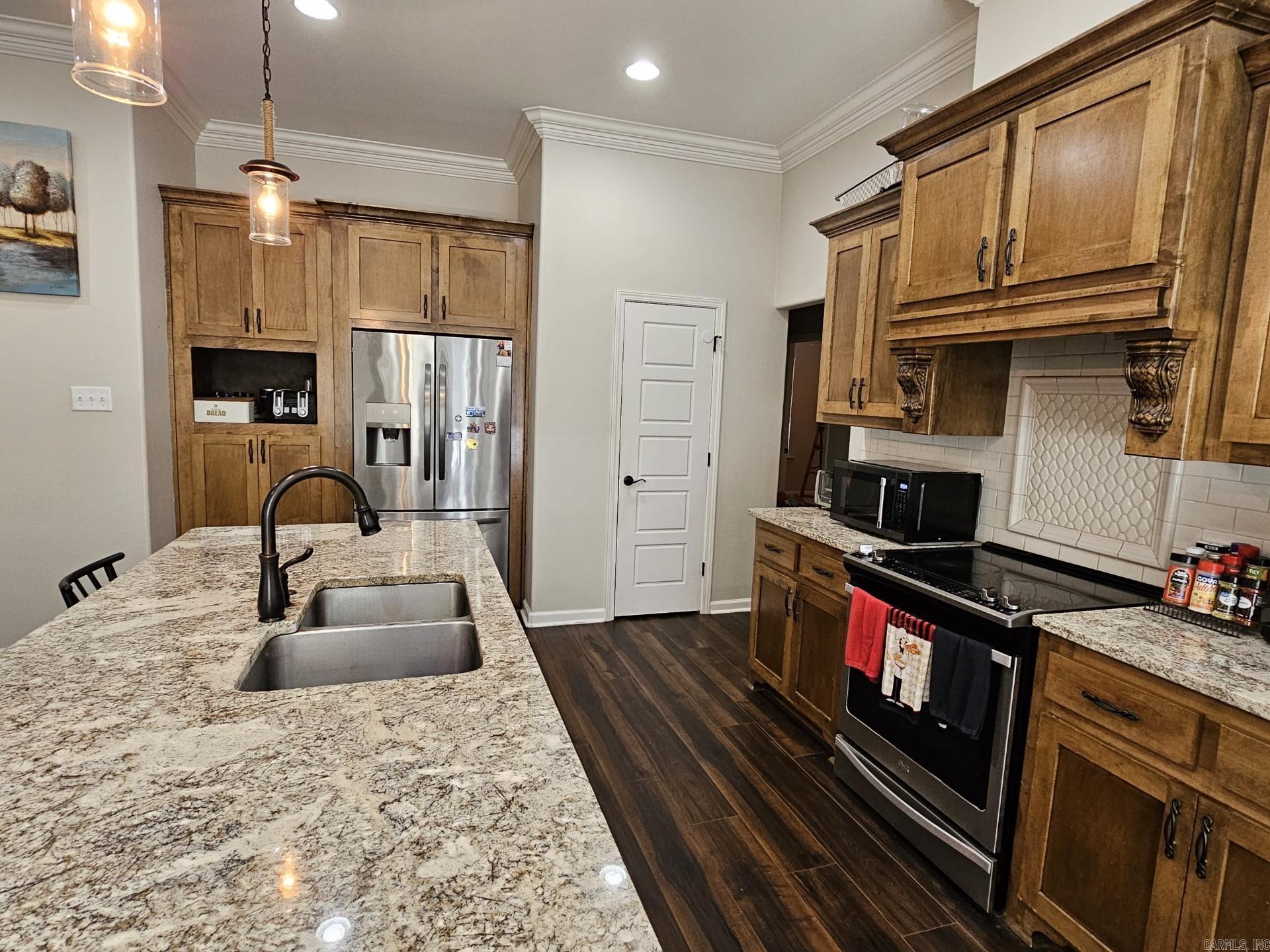 MAGNOLIA VILLAGE - Residential