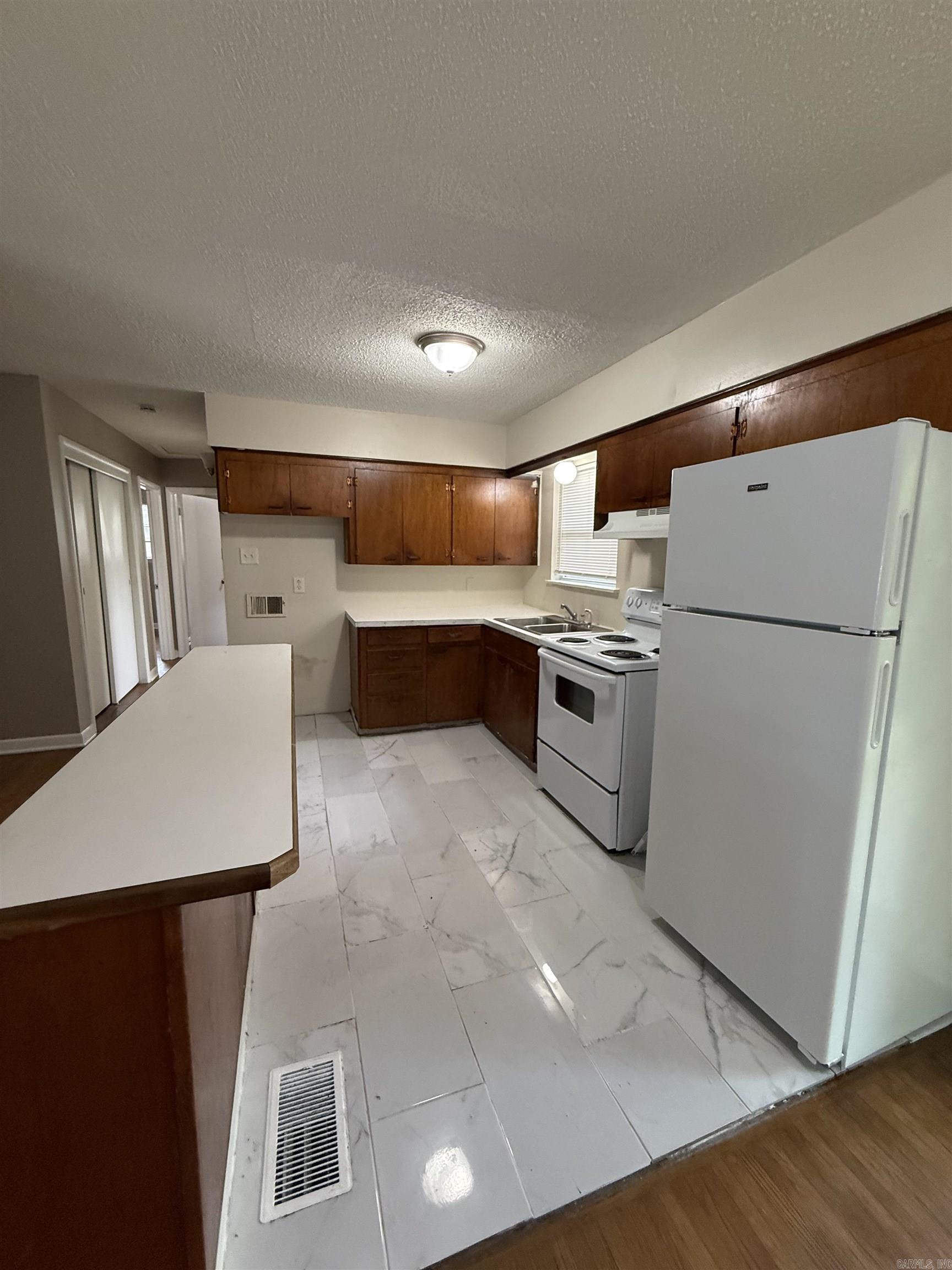 HAMILTON & BRACK - Residential