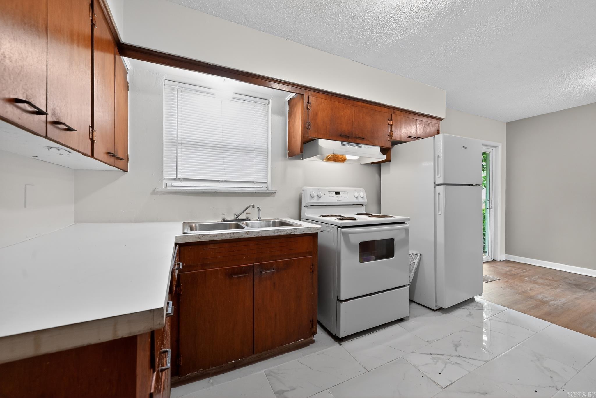 HAMILTON & BRACK - Residential