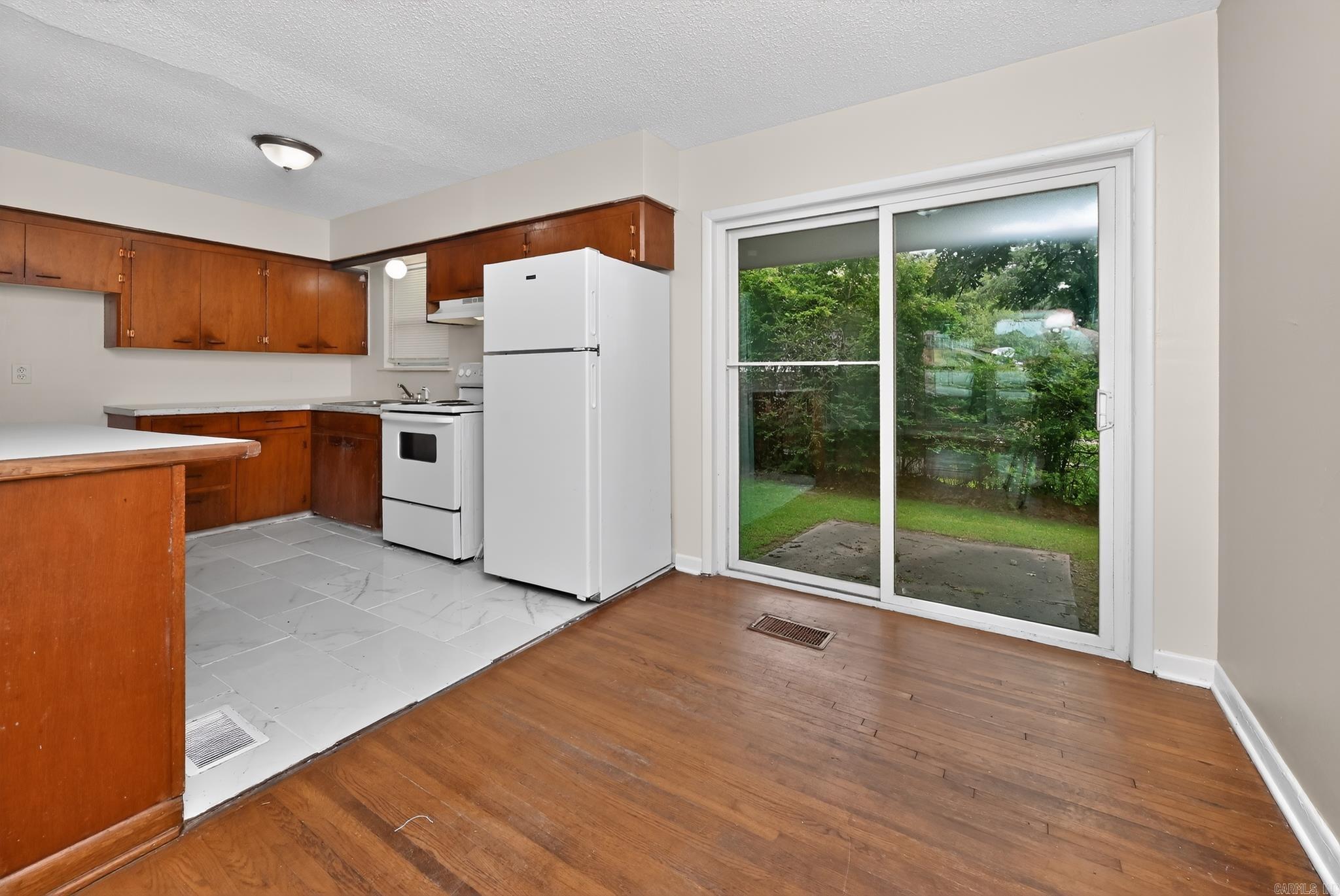 HAMILTON & BRACK - Residential