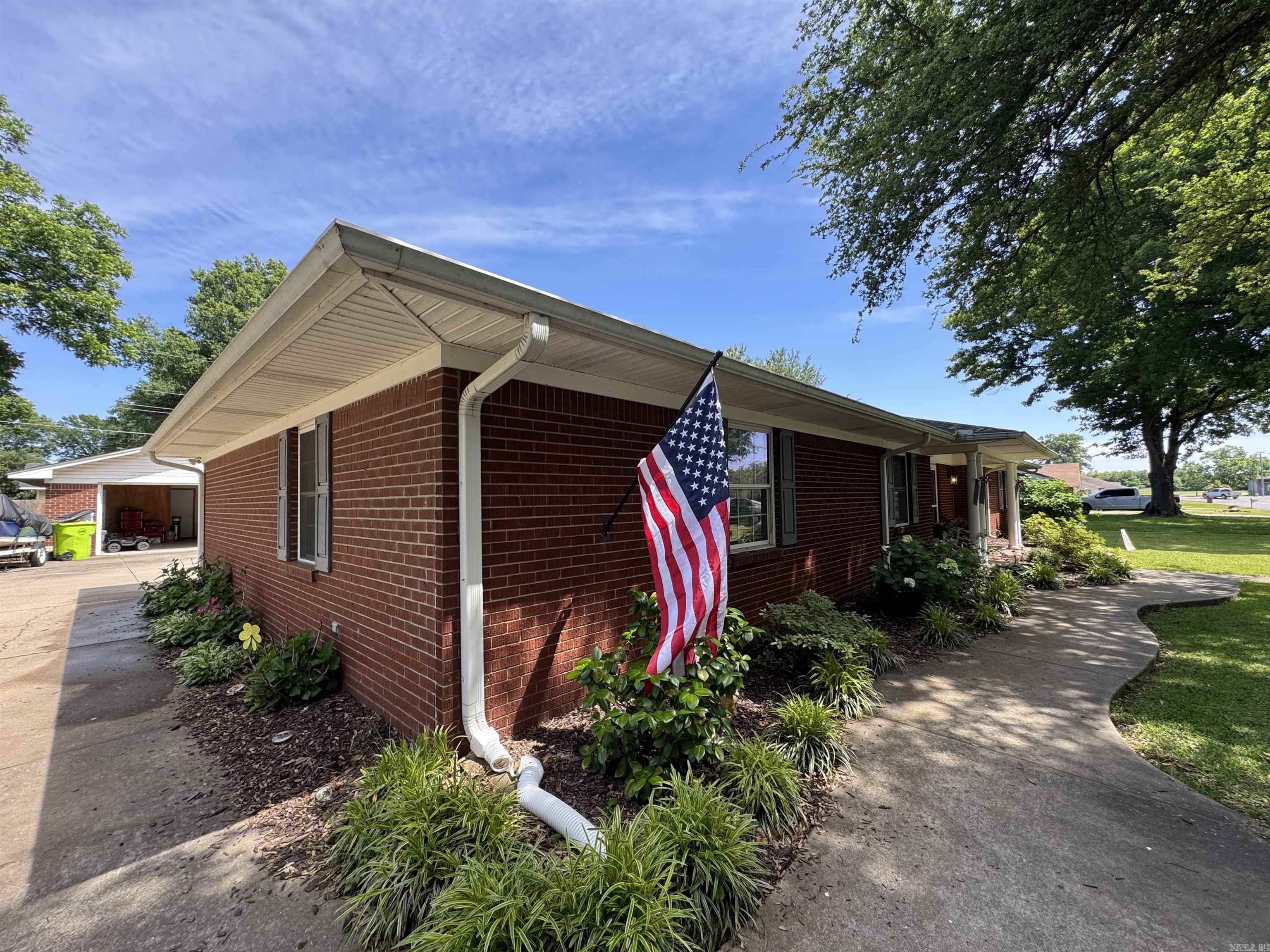 COKER HAMPTON - Residential