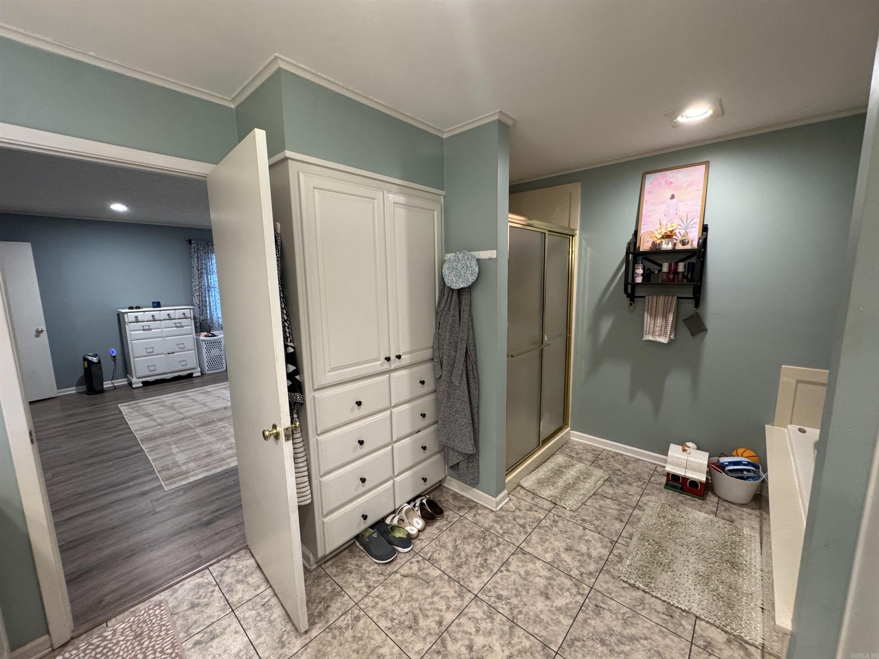 COKER HAMPTON - Residential