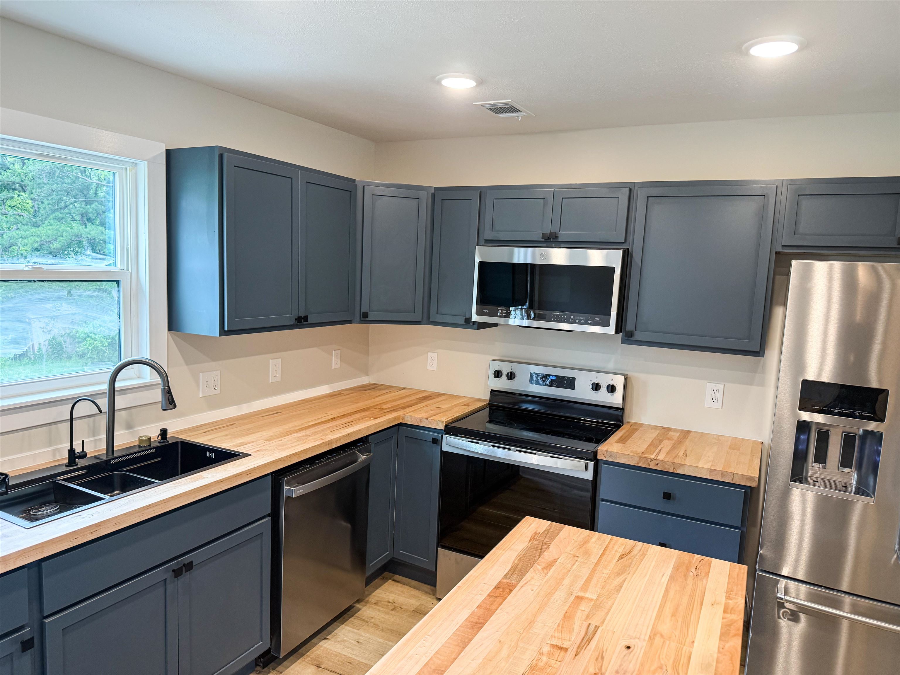 LAKEVIEW - Residential
