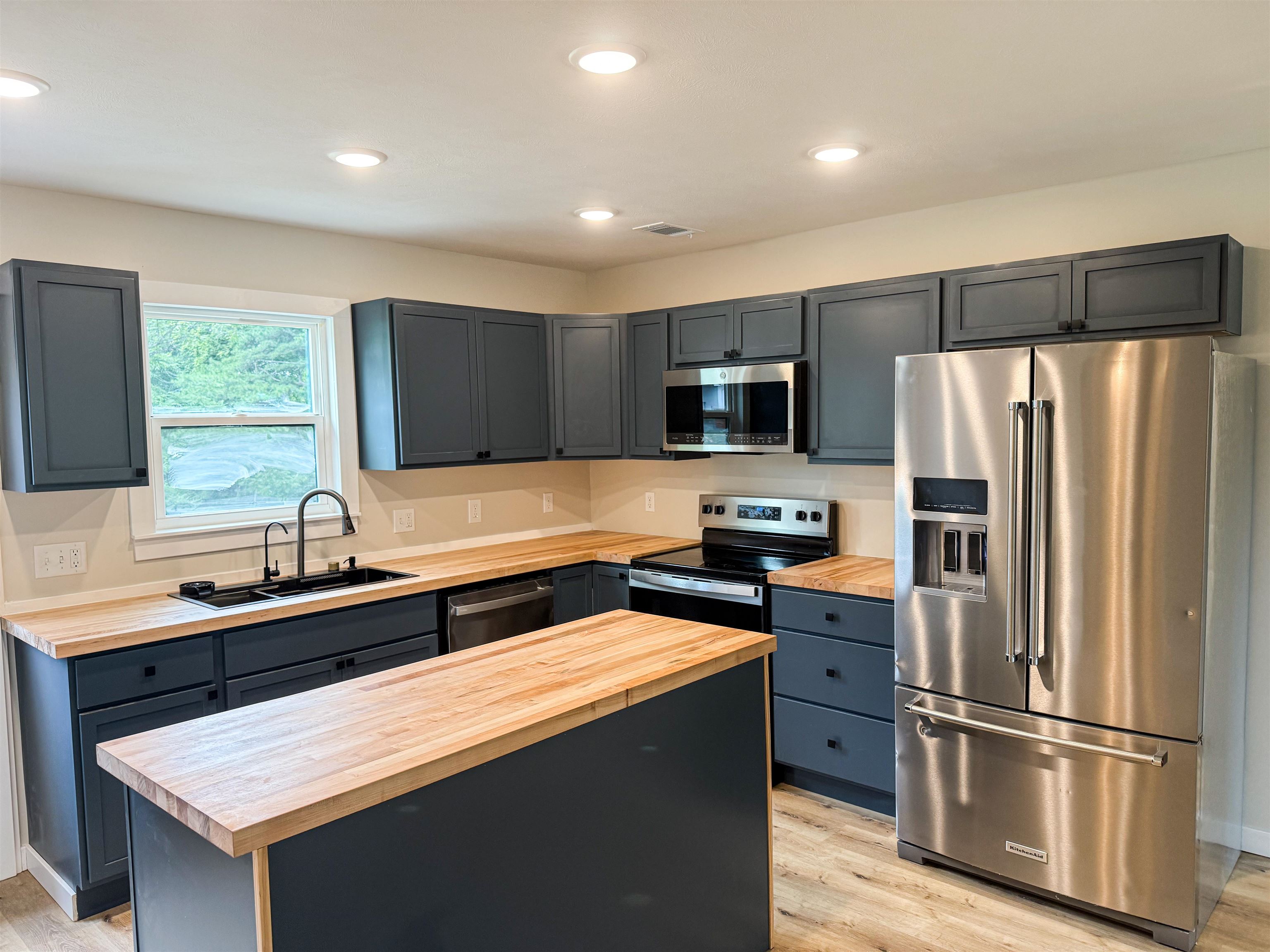 LAKEVIEW - Residential