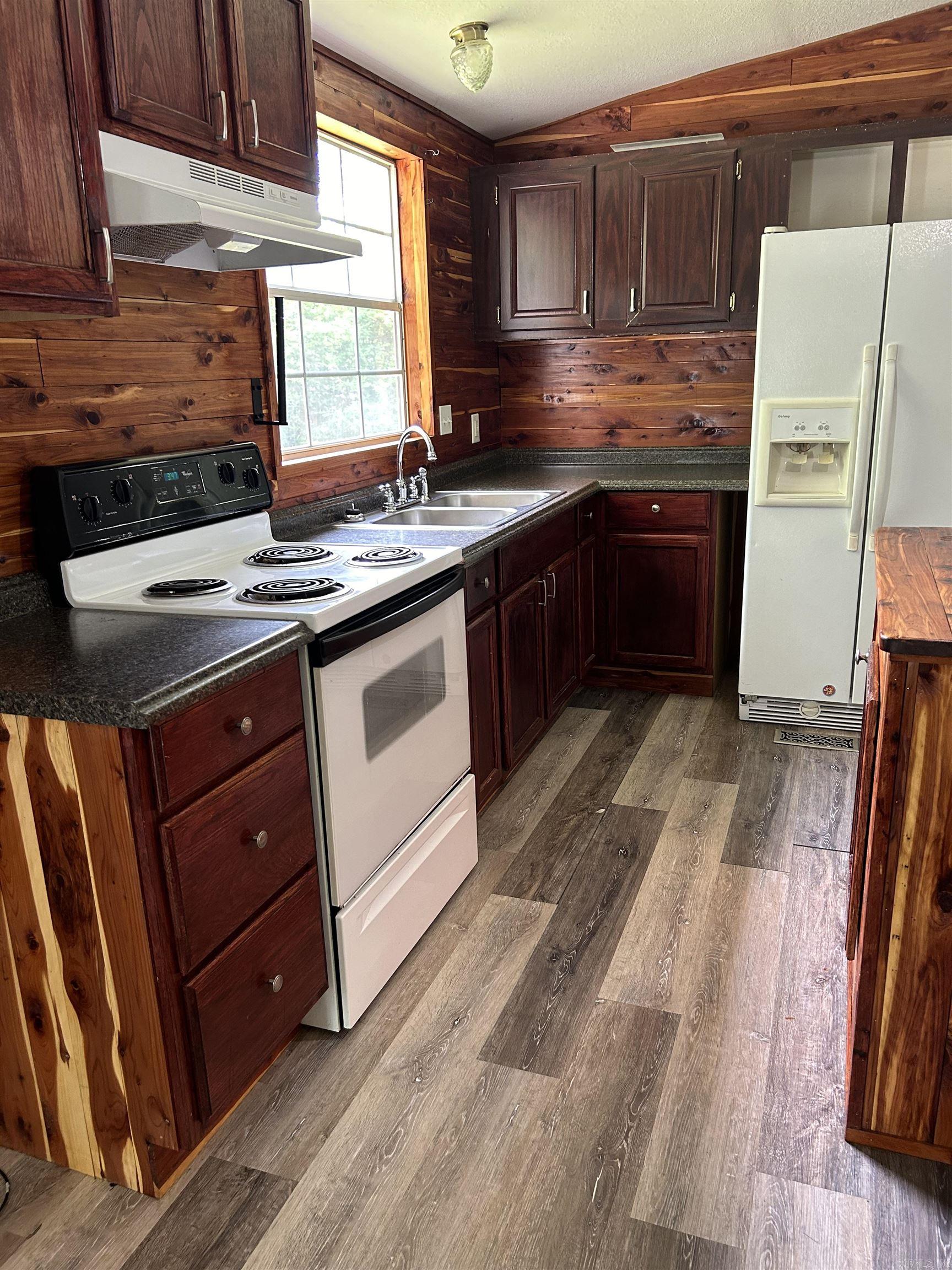 GENTLE ACRES - Residential