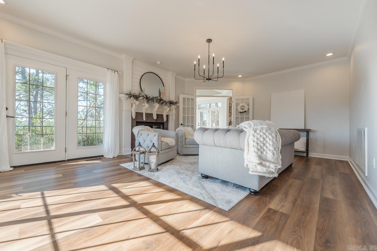 LONGLEA - Residential