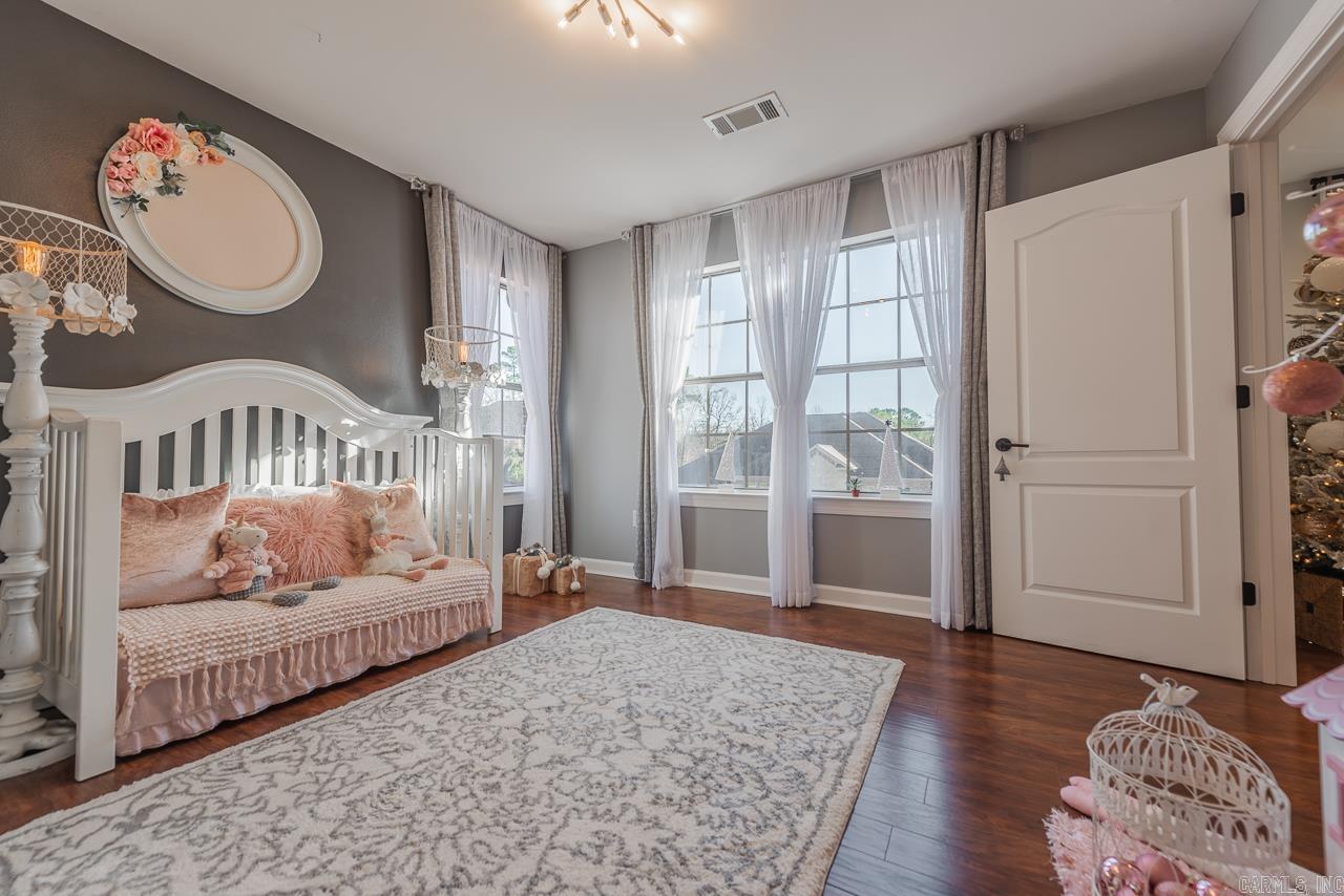 LONGLEA - Residential