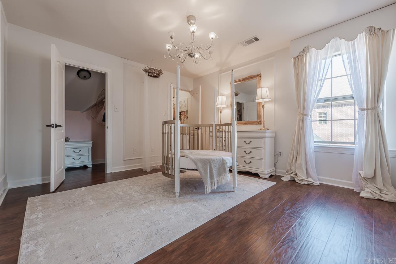 LONGLEA - Residential