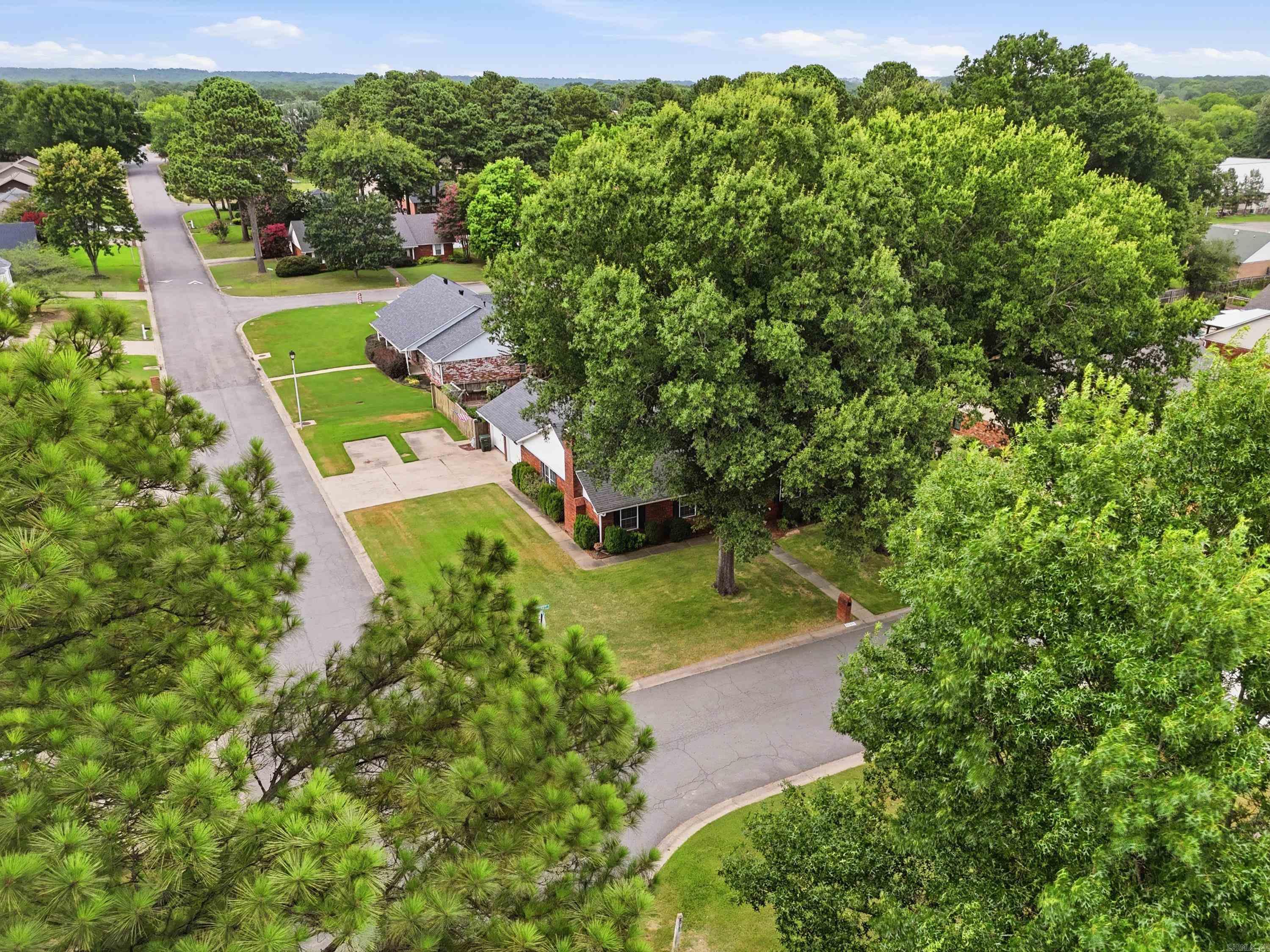 PICKWICKET CORNER - Residential