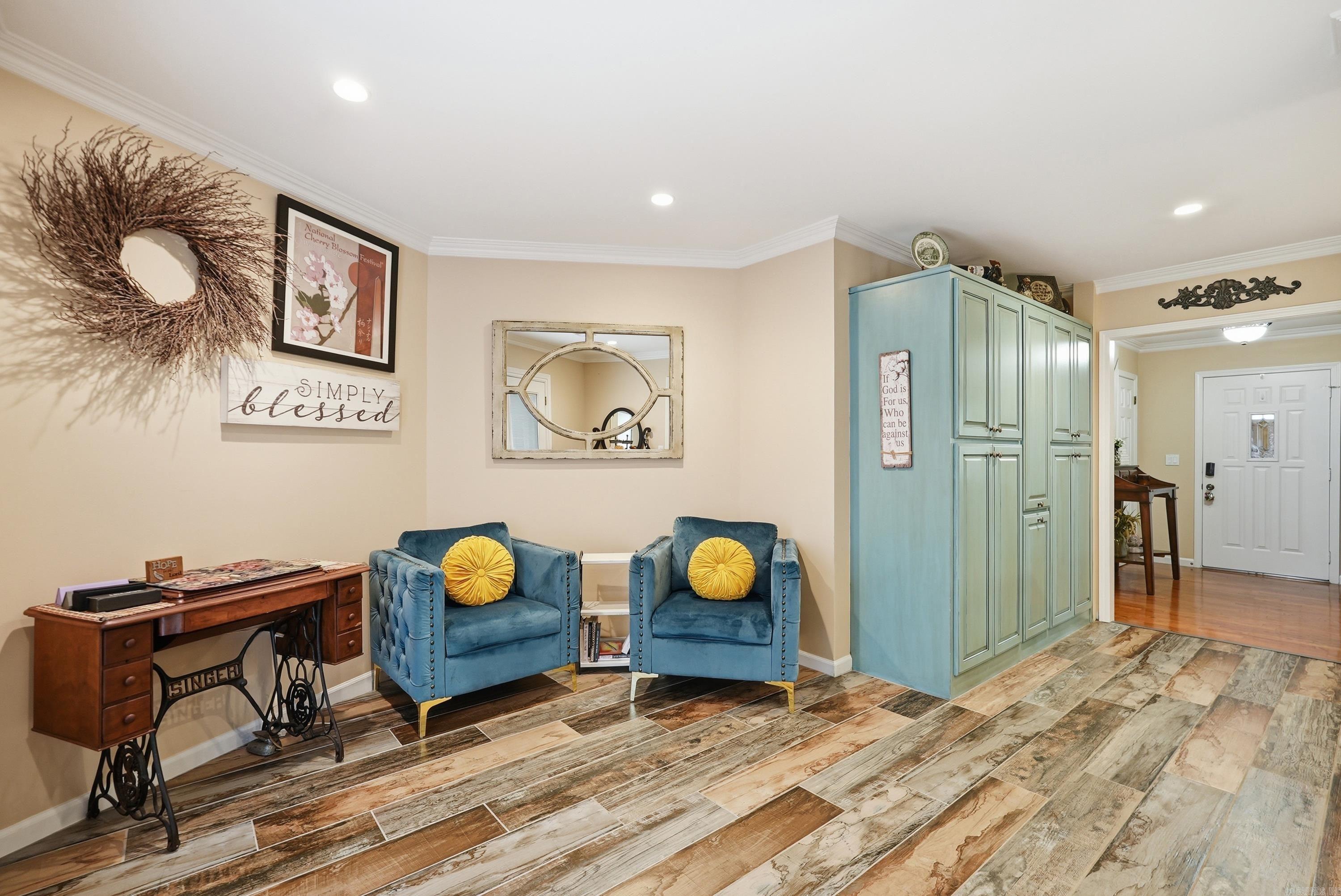 PICKWICKET CORNER - Residential