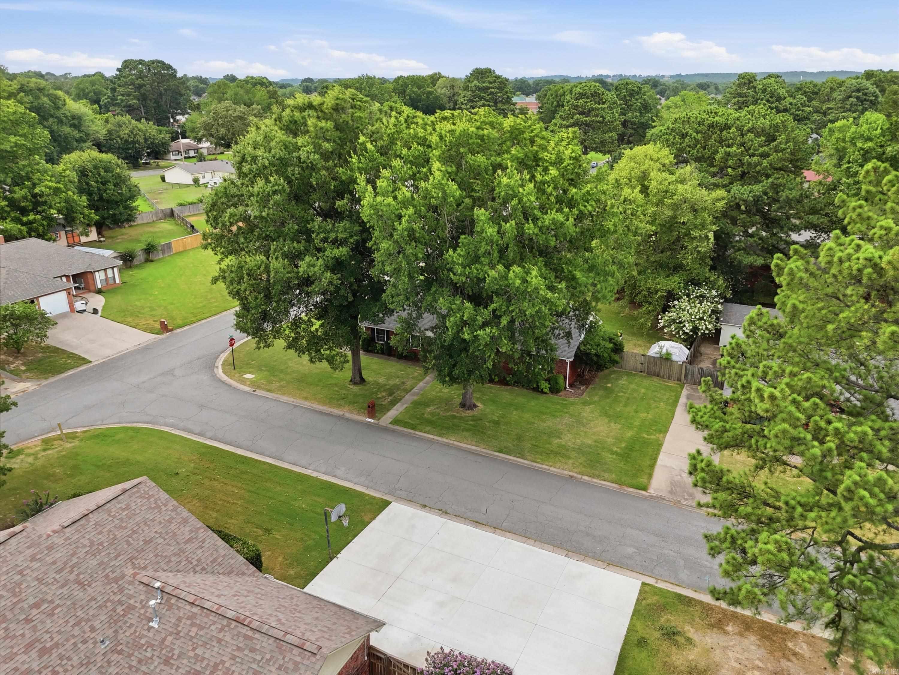 PICKWICKET CORNER - Residential