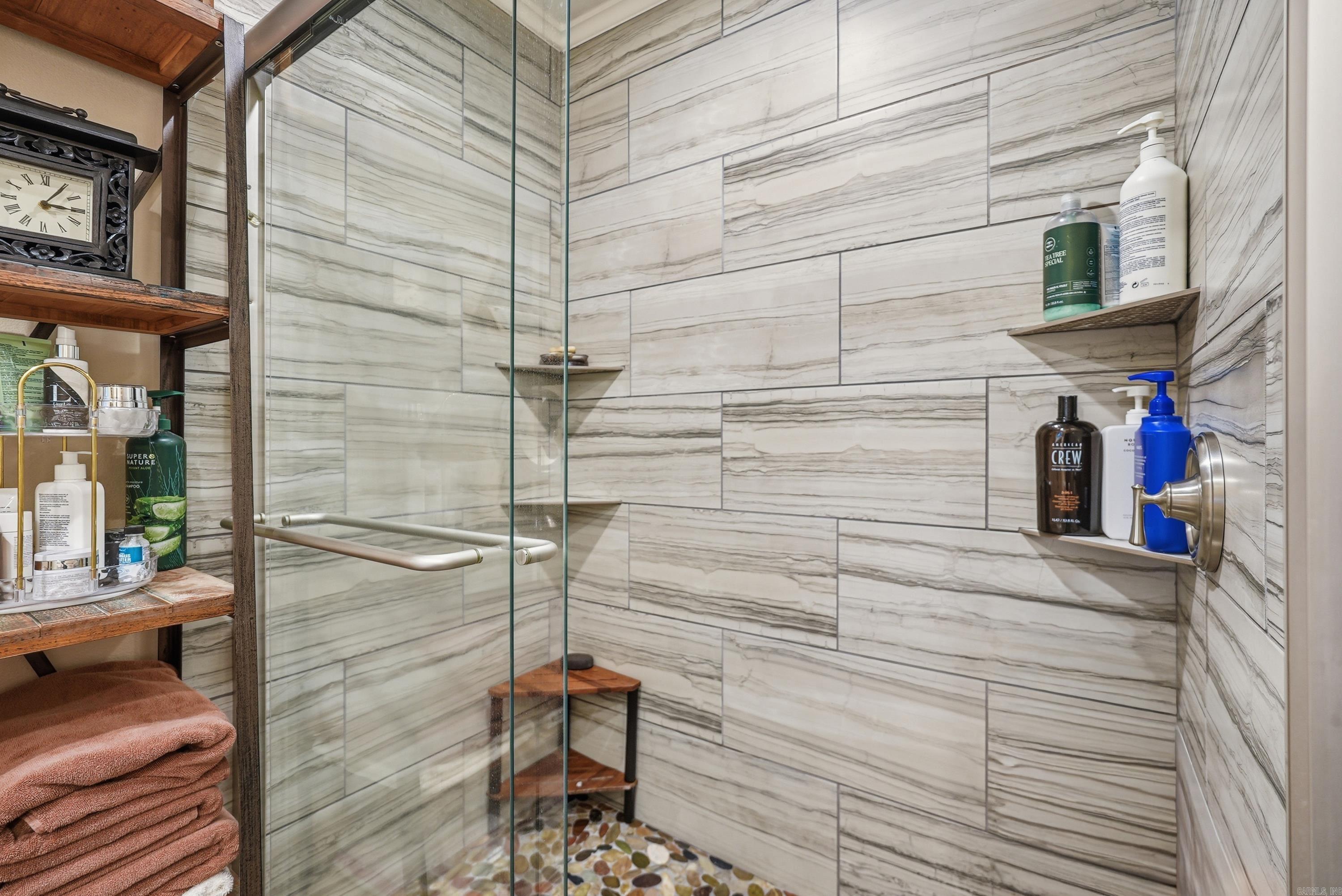 PICKWICKET CORNER - Residential