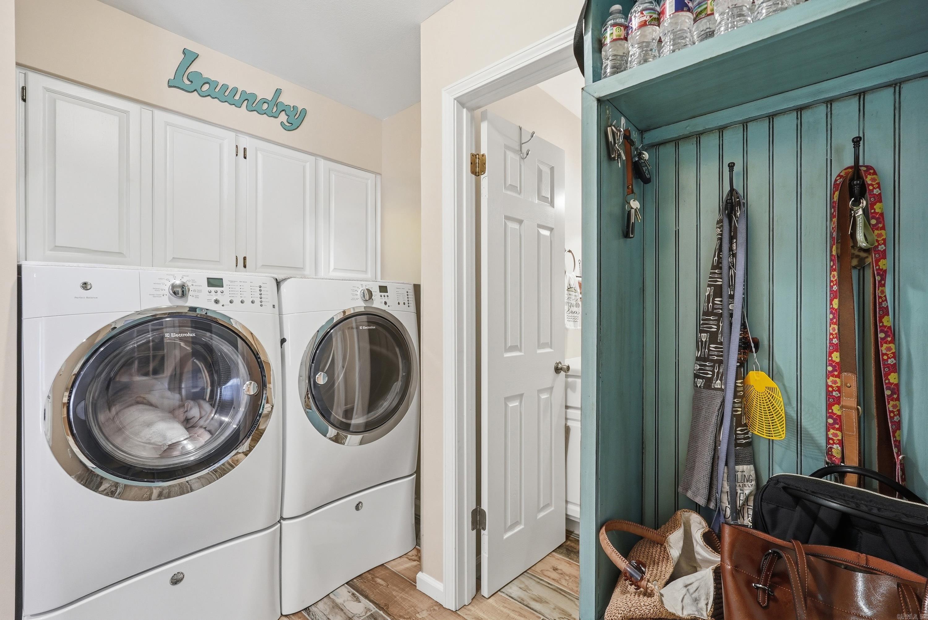 PICKWICKET CORNER - Residential