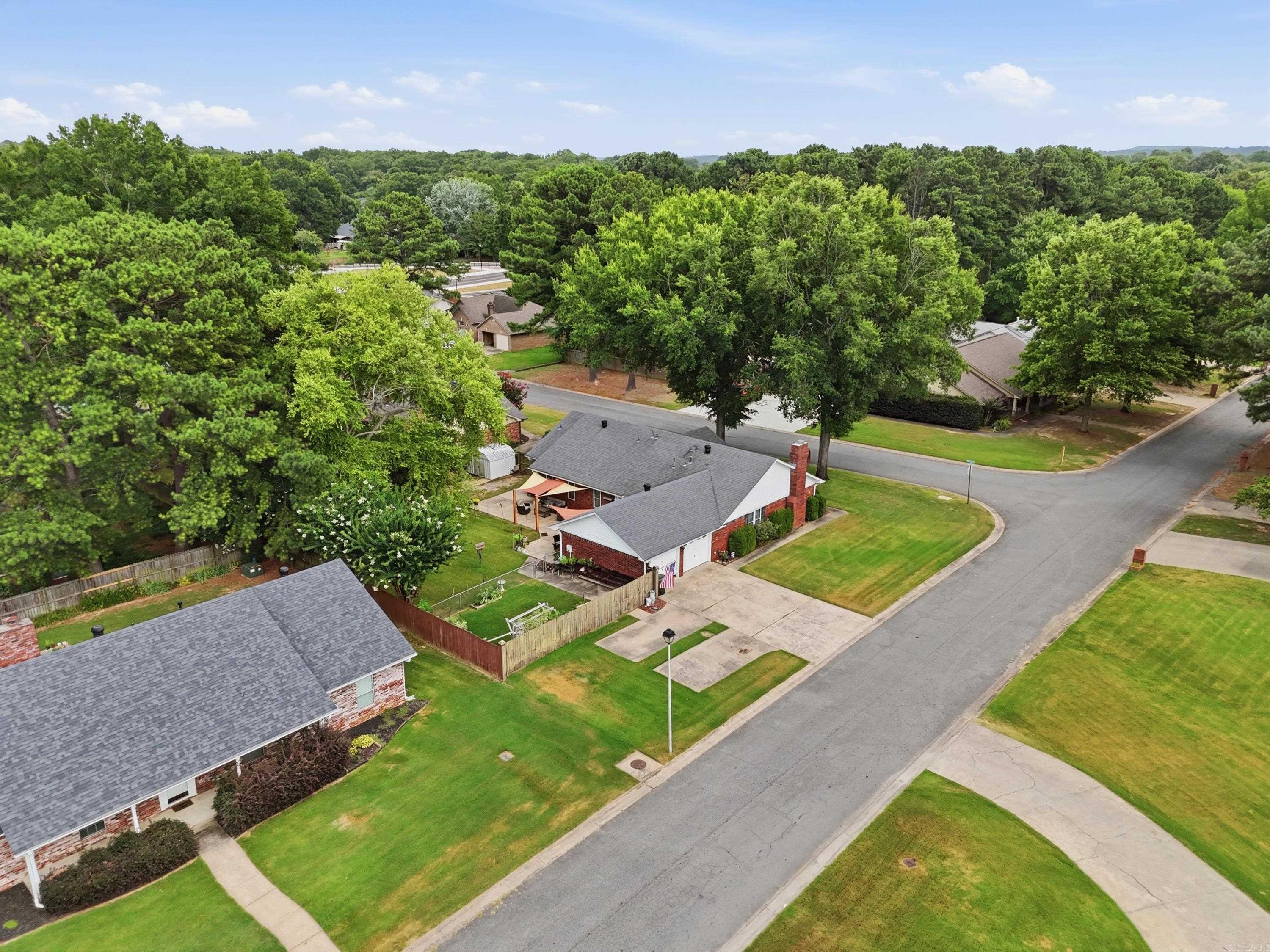 PICKWICKET CORNER - Residential