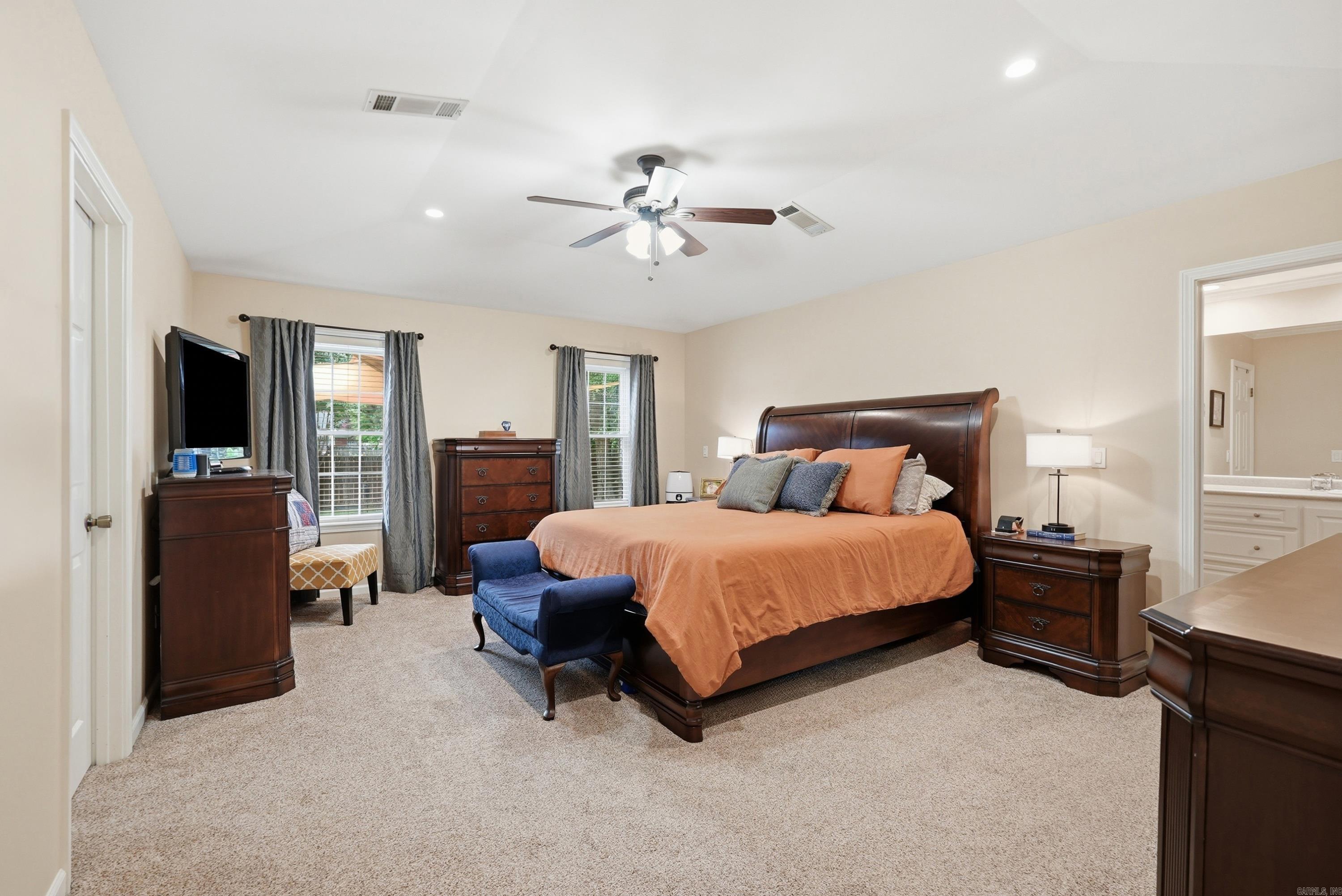 PICKWICKET CORNER - Residential