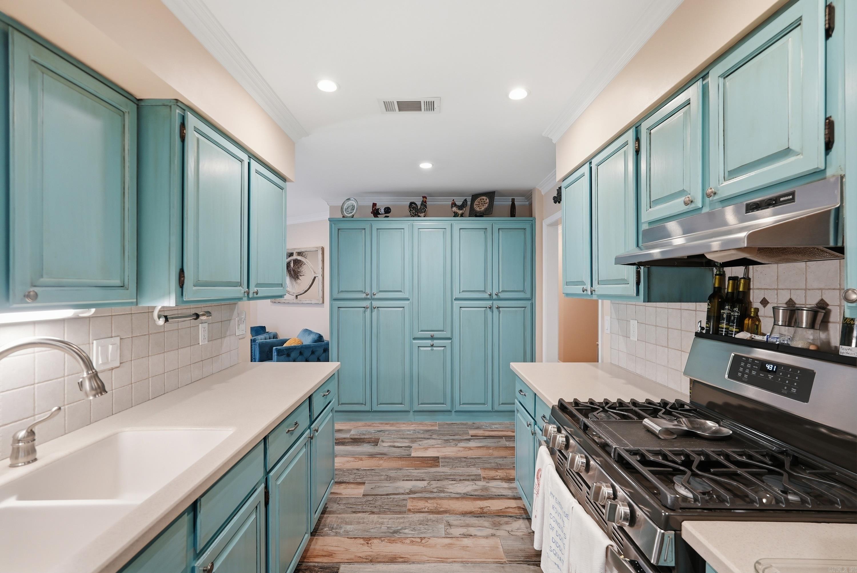 PICKWICKET CORNER - Residential