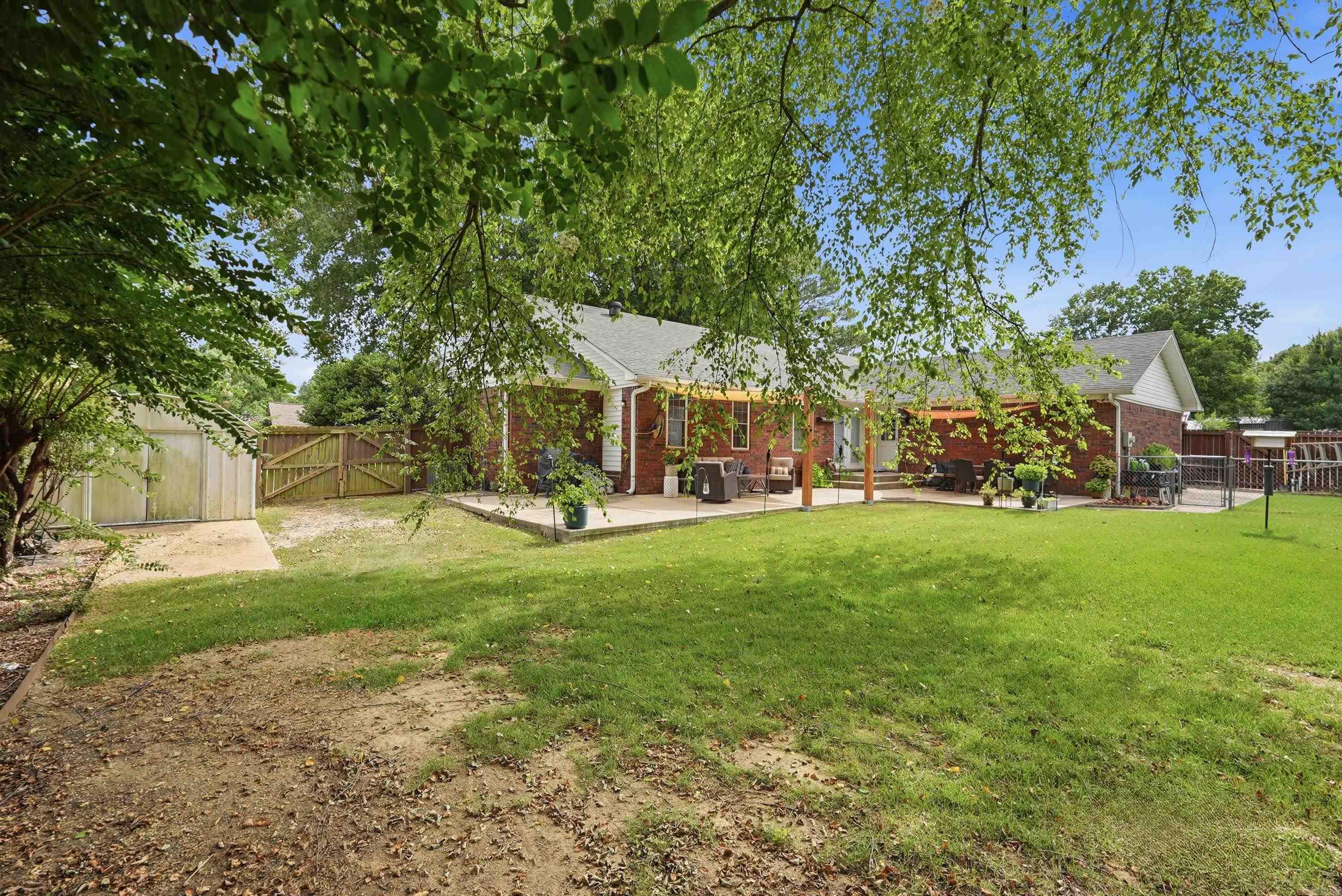 PICKWICKET CORNER - Residential