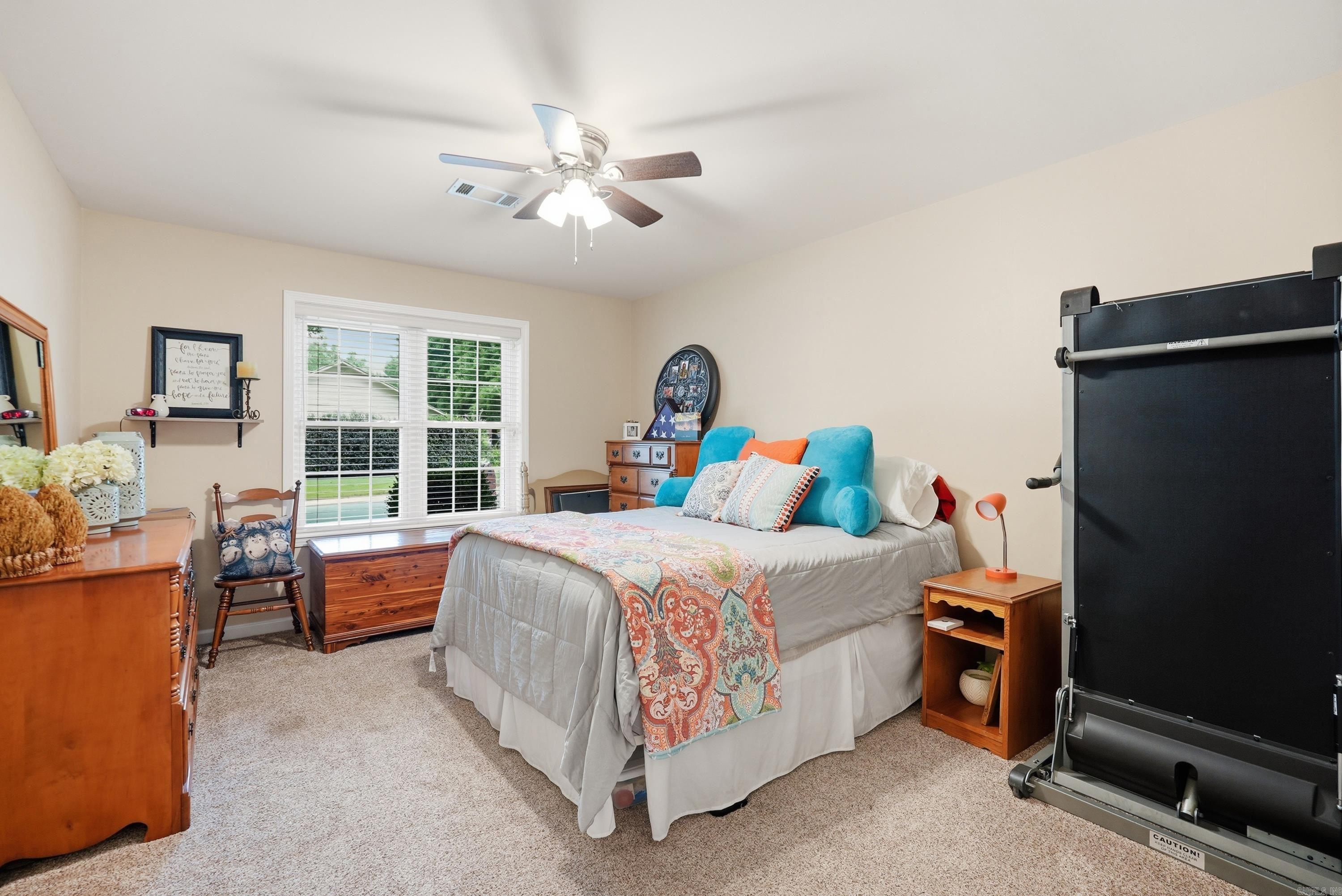PICKWICKET CORNER - Residential