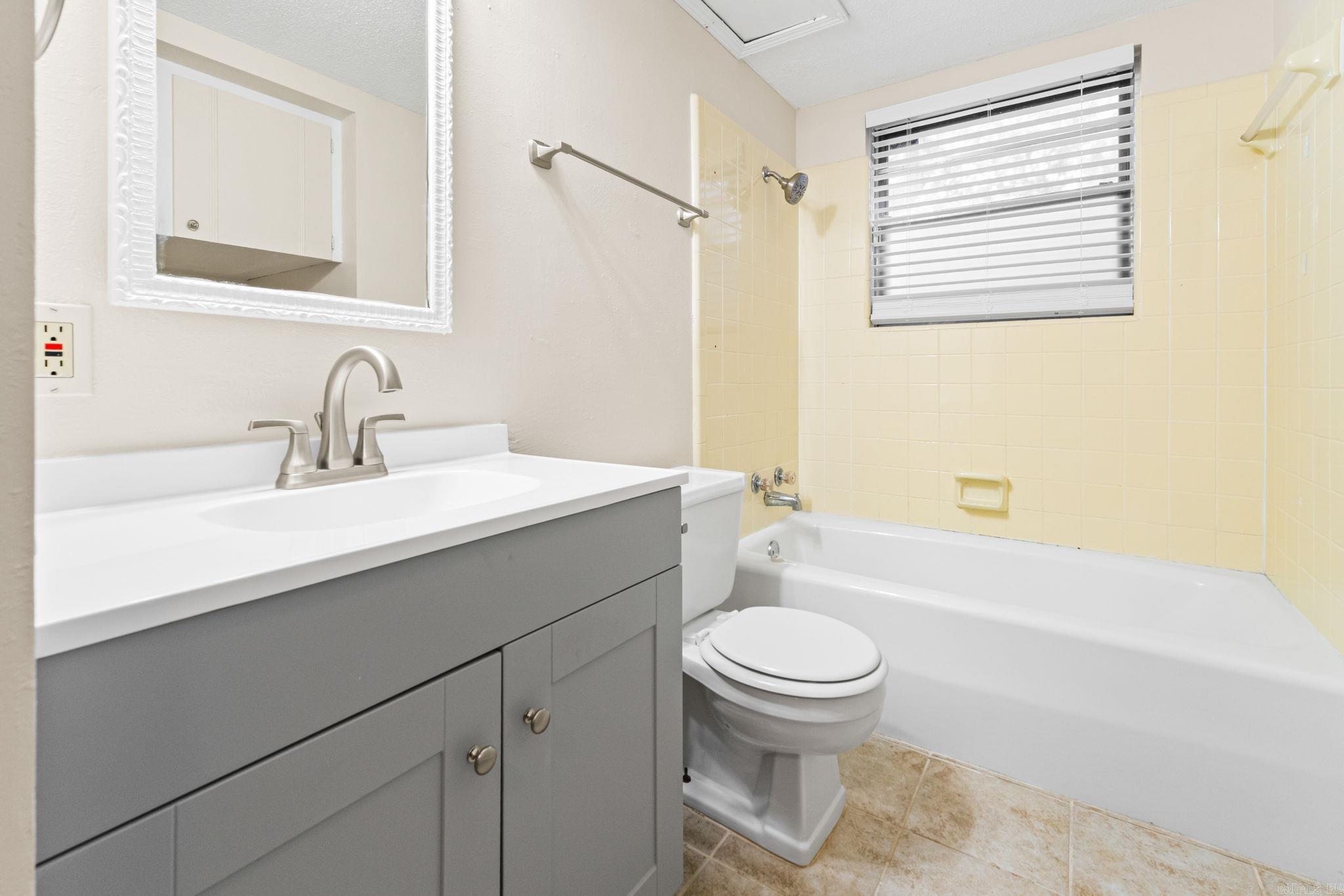 INDIAN HILLS - Residential